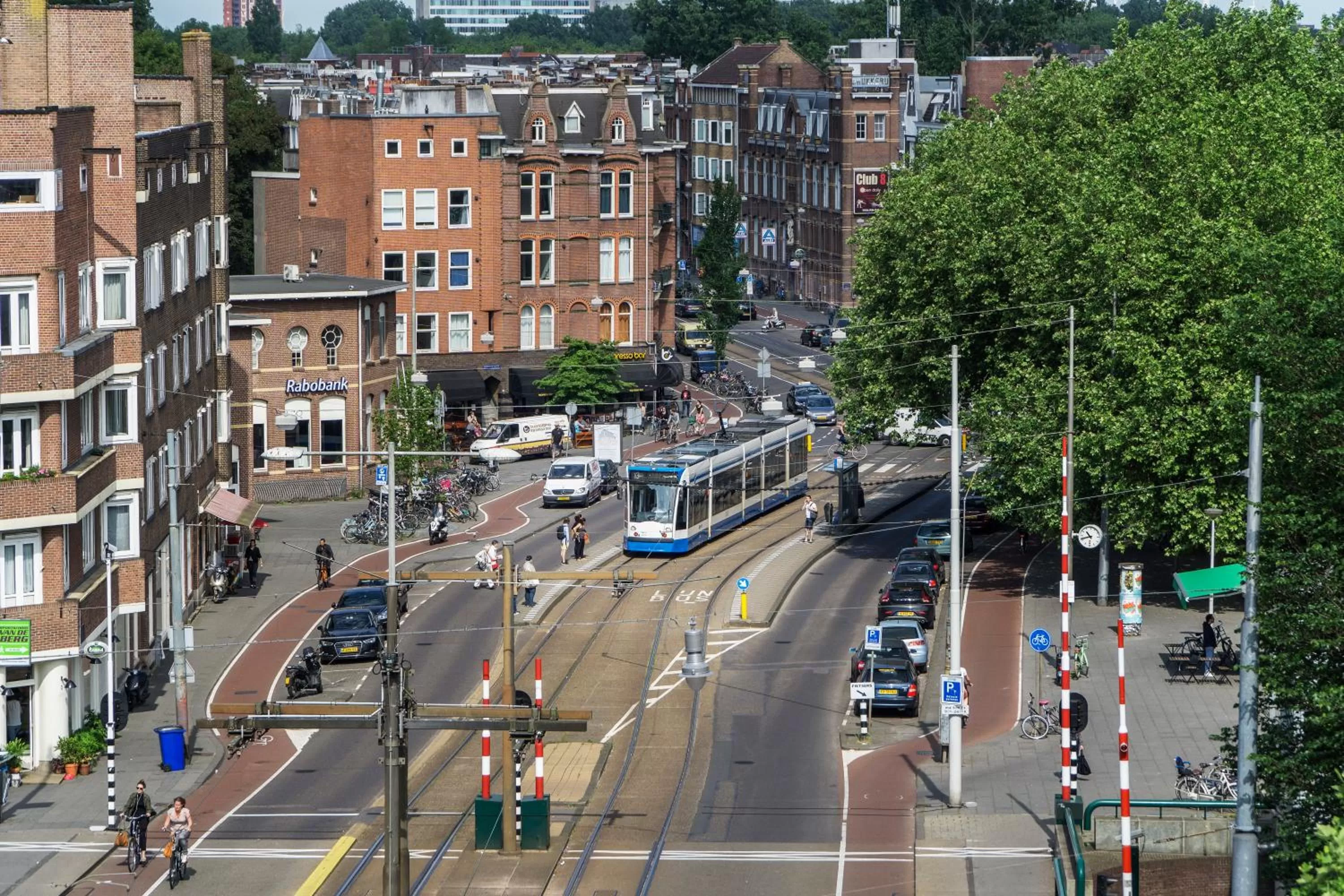 Day in Hotel Larende