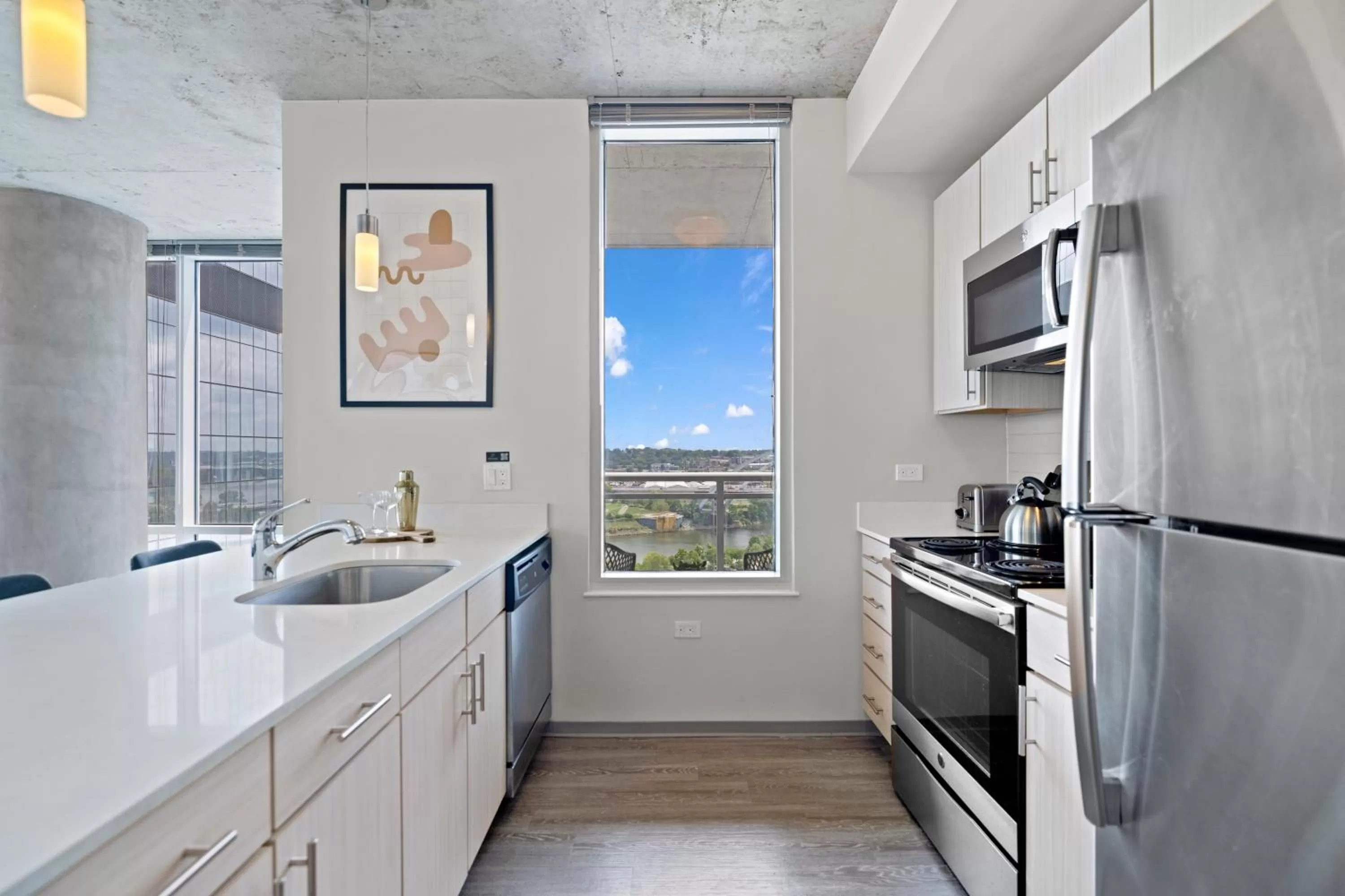 Kitchen or kitchenette in Placemakr Premier SoBro