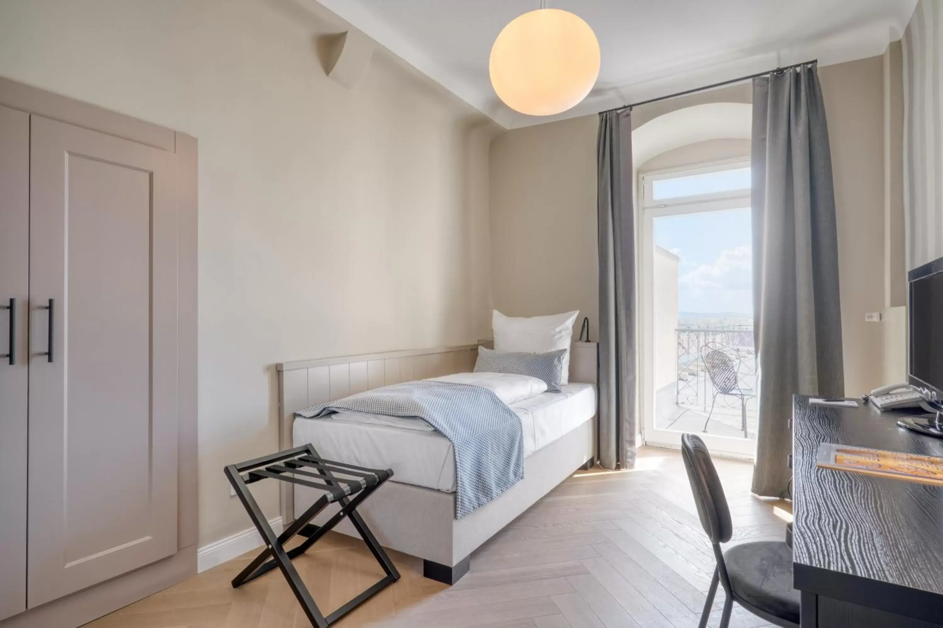 Standard Single Room in Hotel Eisenhut Standard Single Room in Hotel Eisenhut