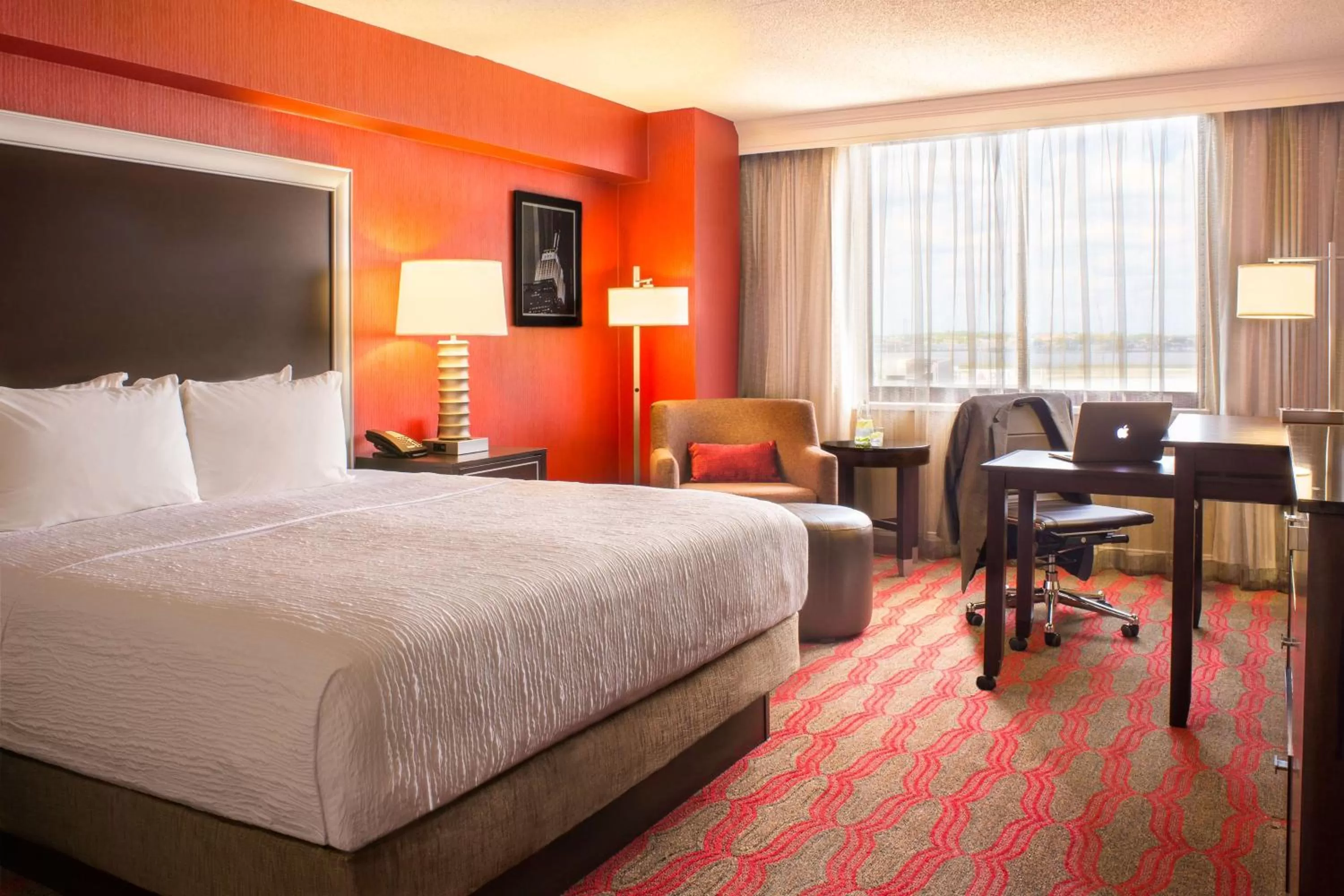 Premium One-Bedroom King Suite in DoubleTree by Hilton New York-LaGuardia