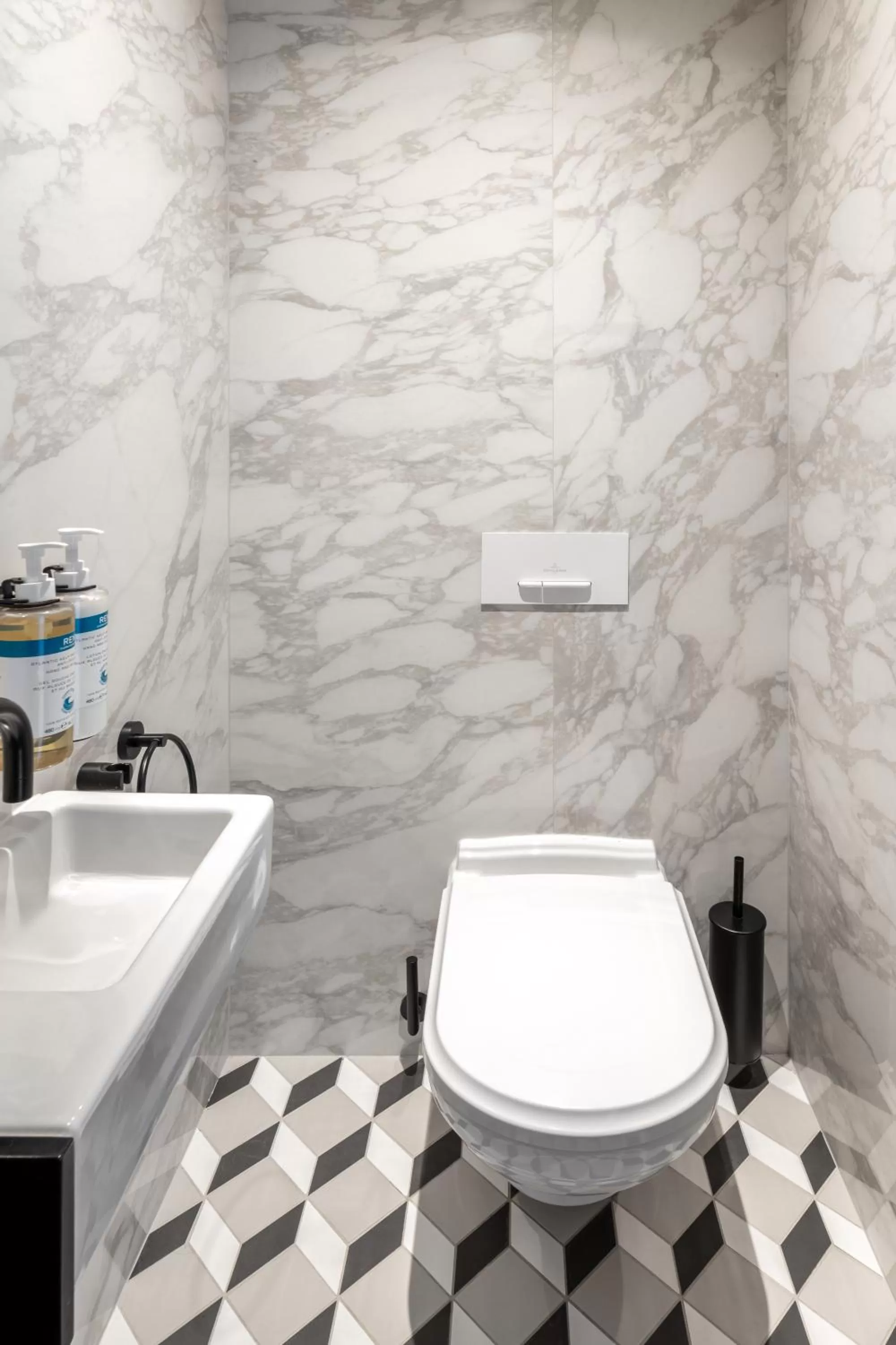 Toilet in numa I Republika Rooms & Apartments