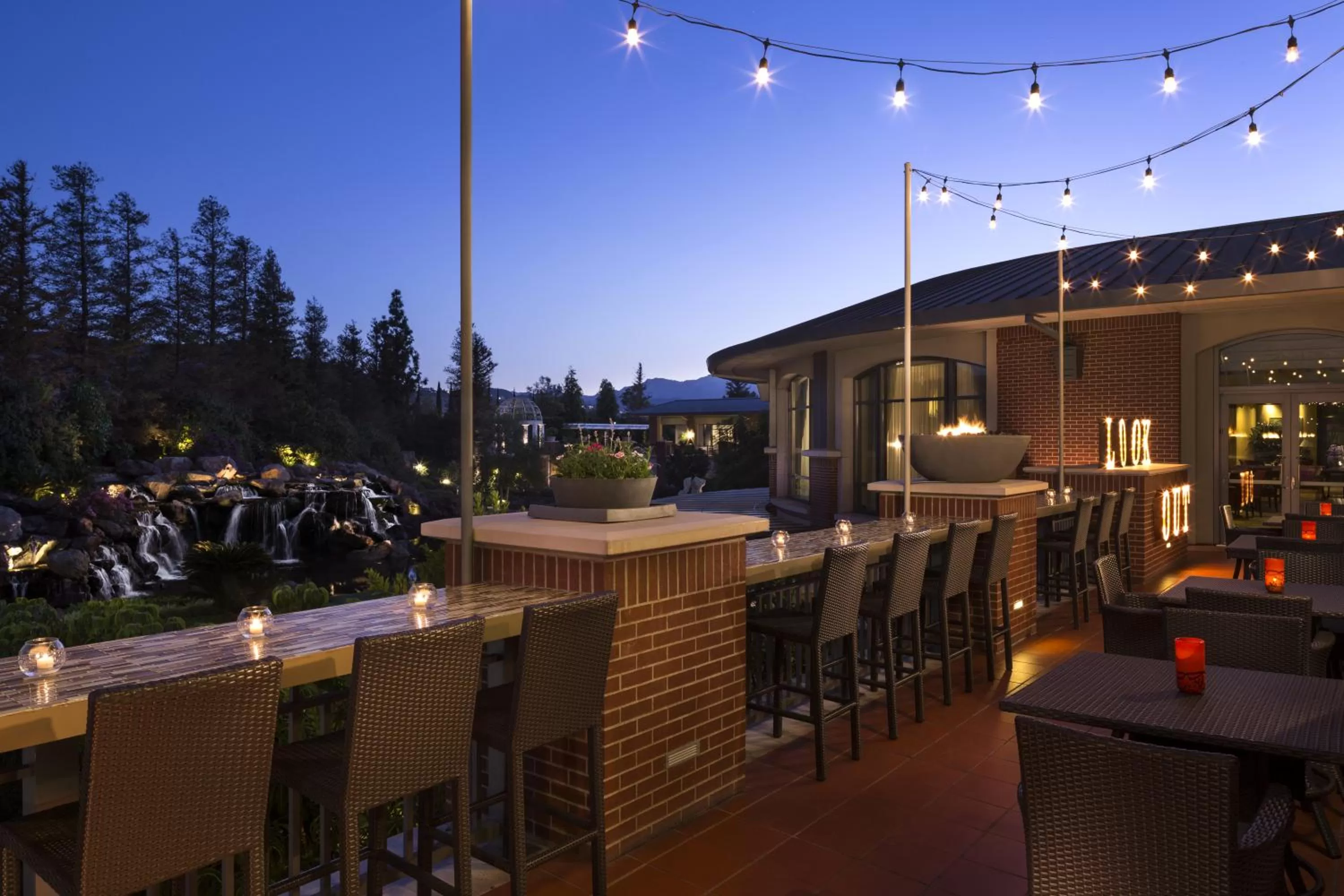 Restaurant/places to eat in Four Seasons Hotel Westlake Village