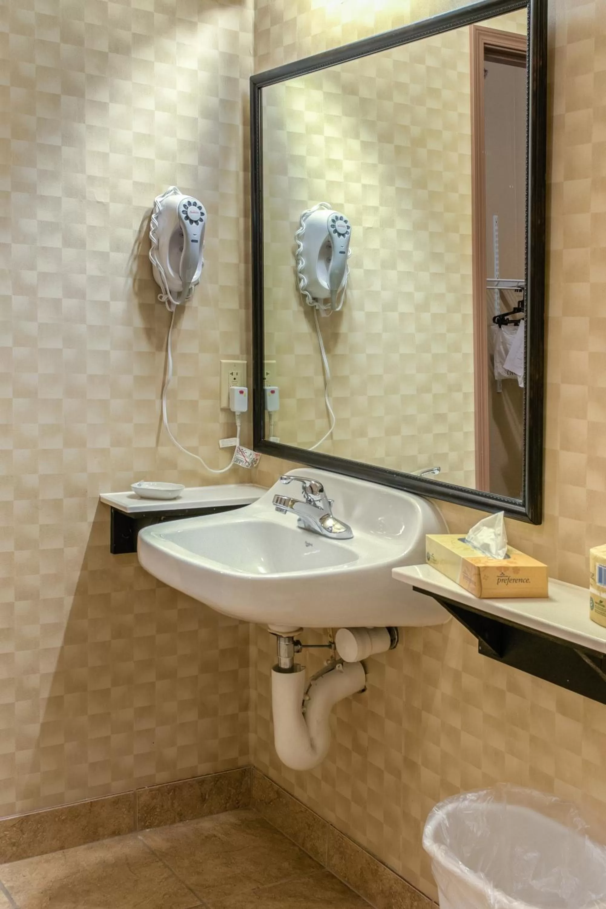 Bathroom in MainStay Suites St Robert - Fort Leonard Wood