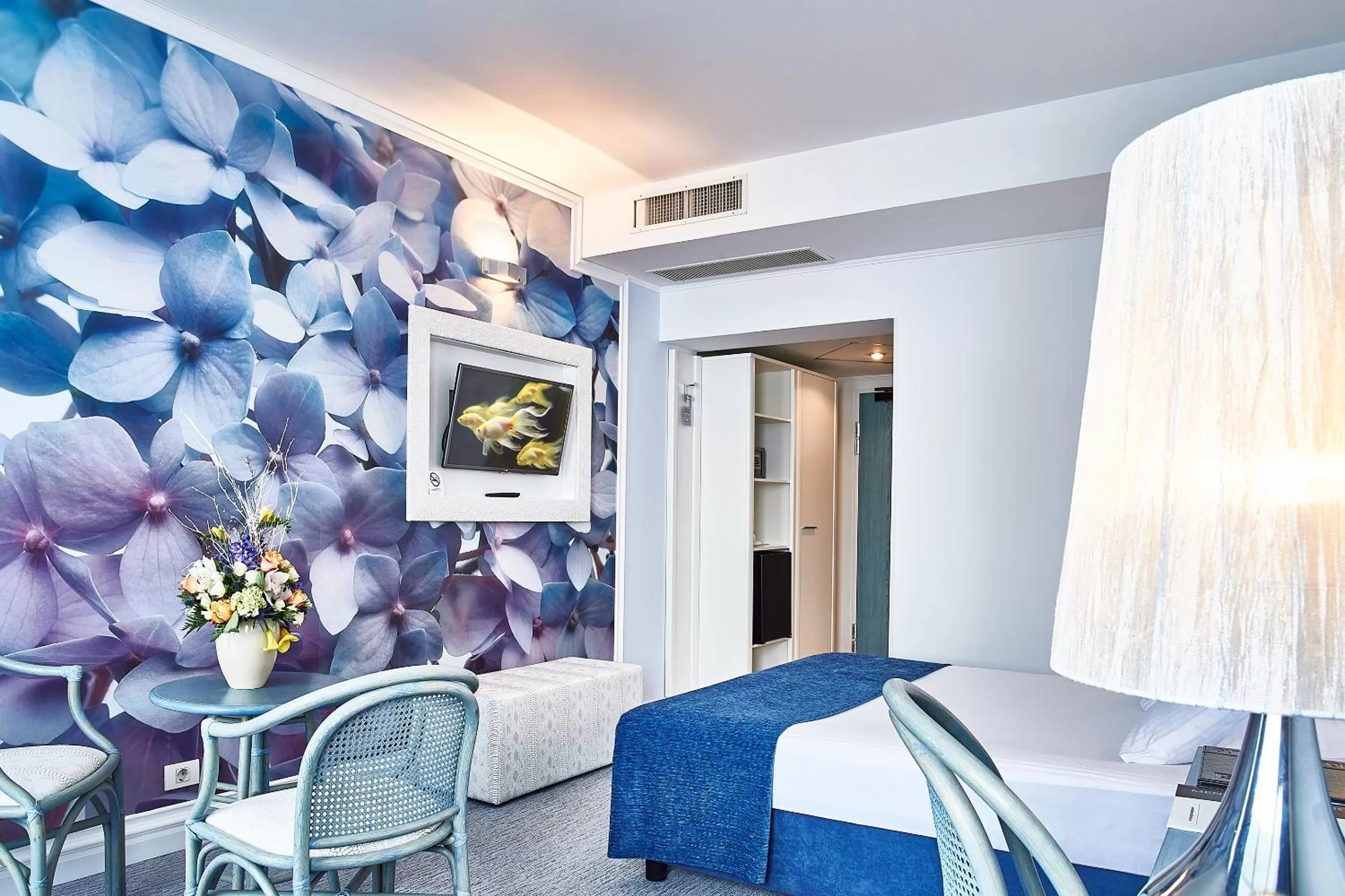 TV and multimedia, Bed in Continental Forum Arad