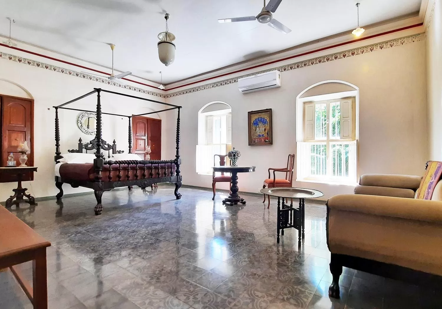 Photo of the whole room in Saratha Vilas Chettinad