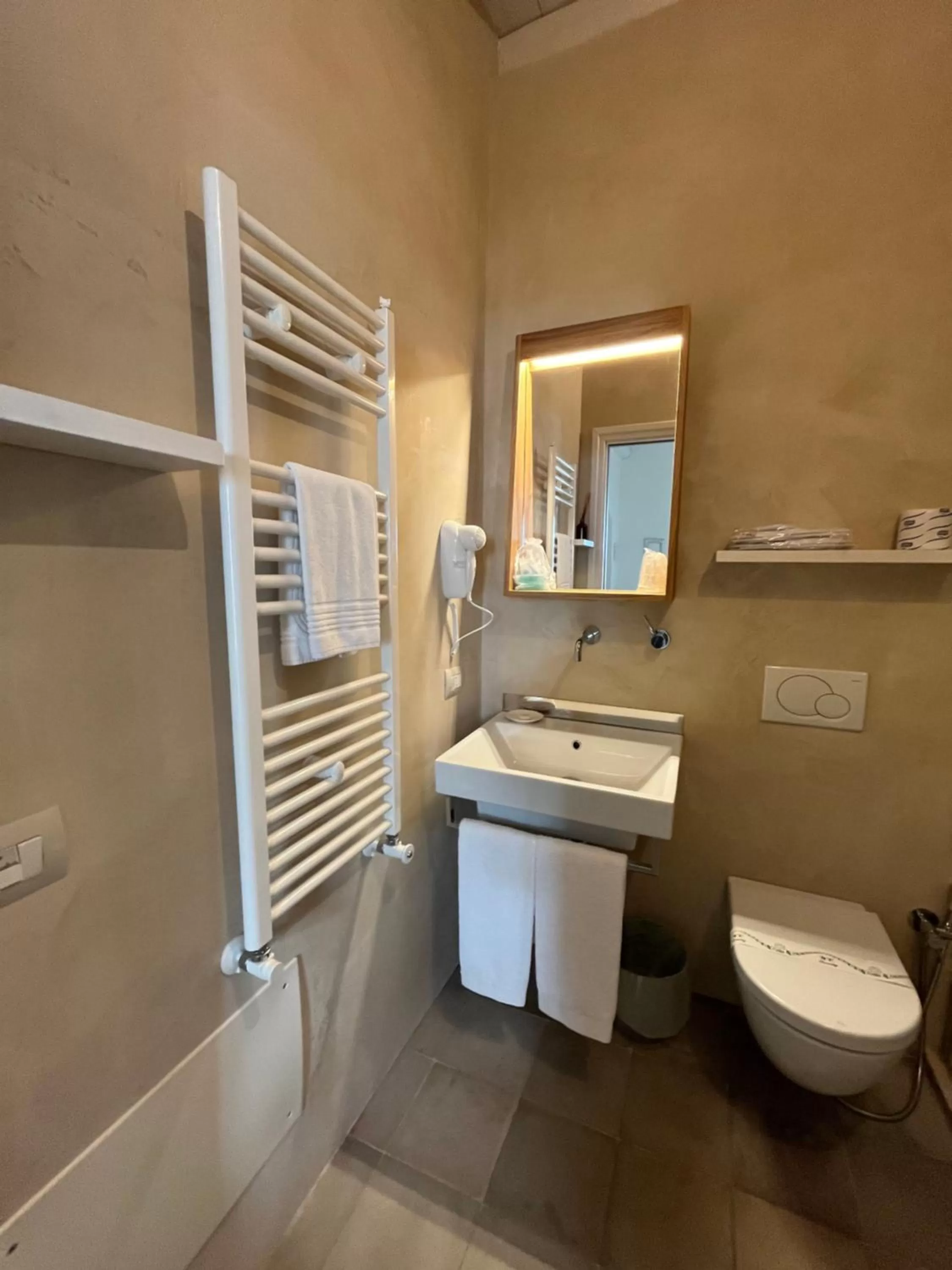 Antico Mondo Rooms & Suites