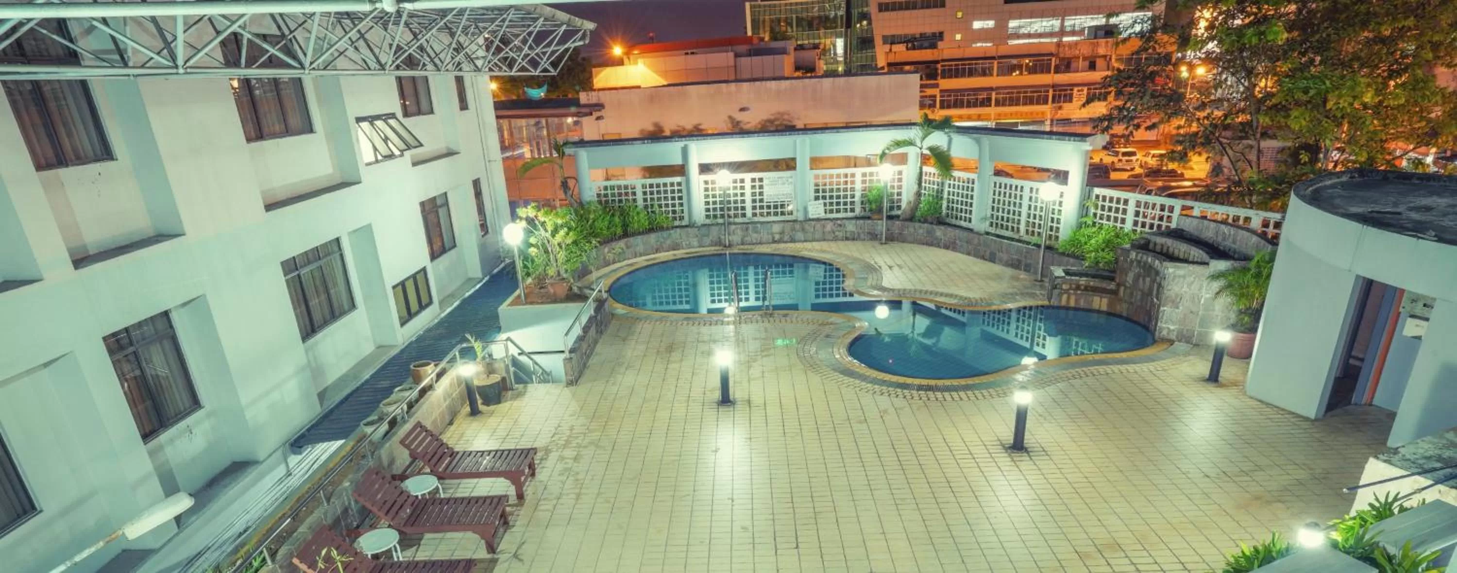 Swimming pool in Kingwood Hotel Kuching