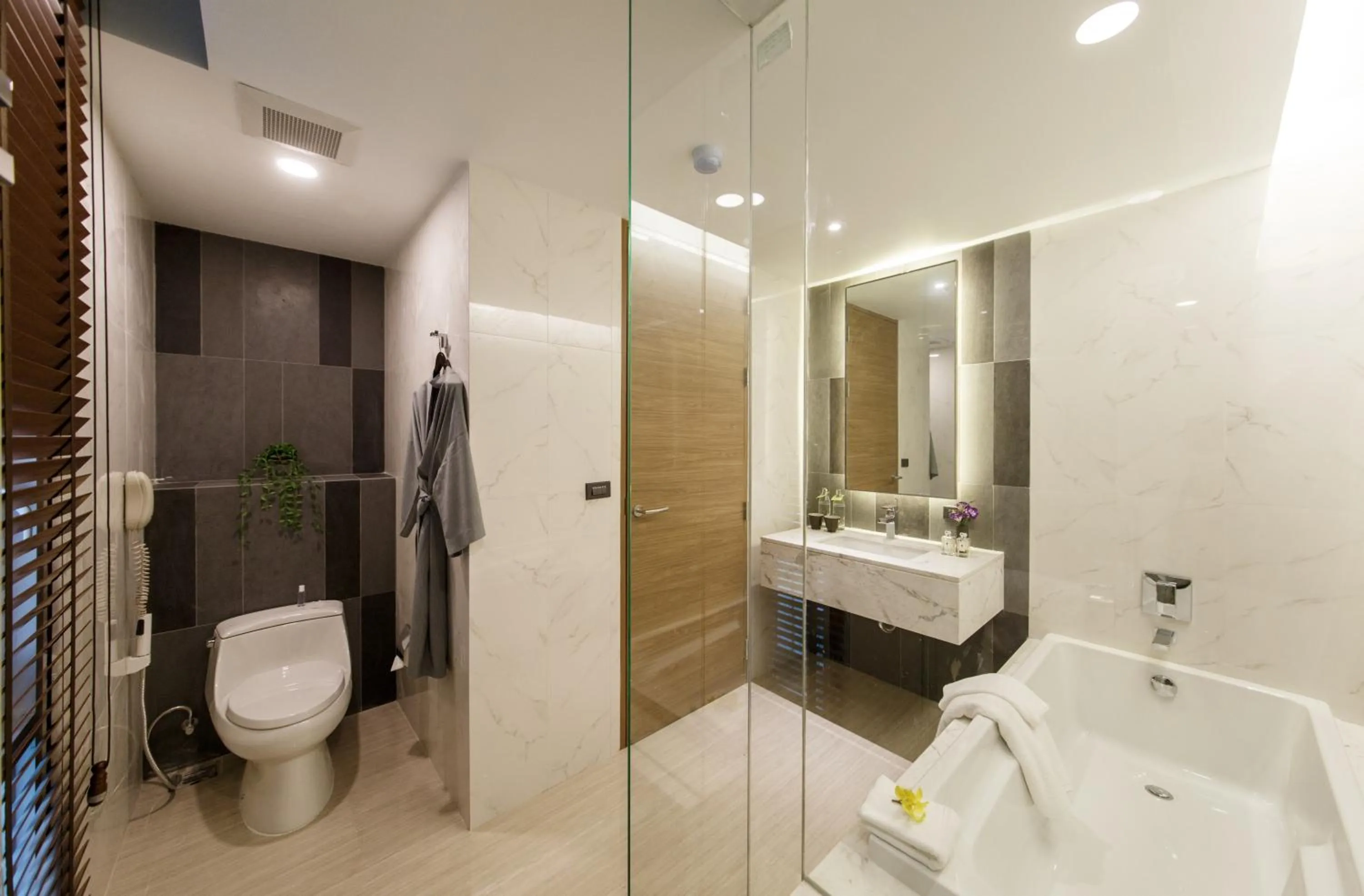 Toilet in LiT BANGKOK Residence