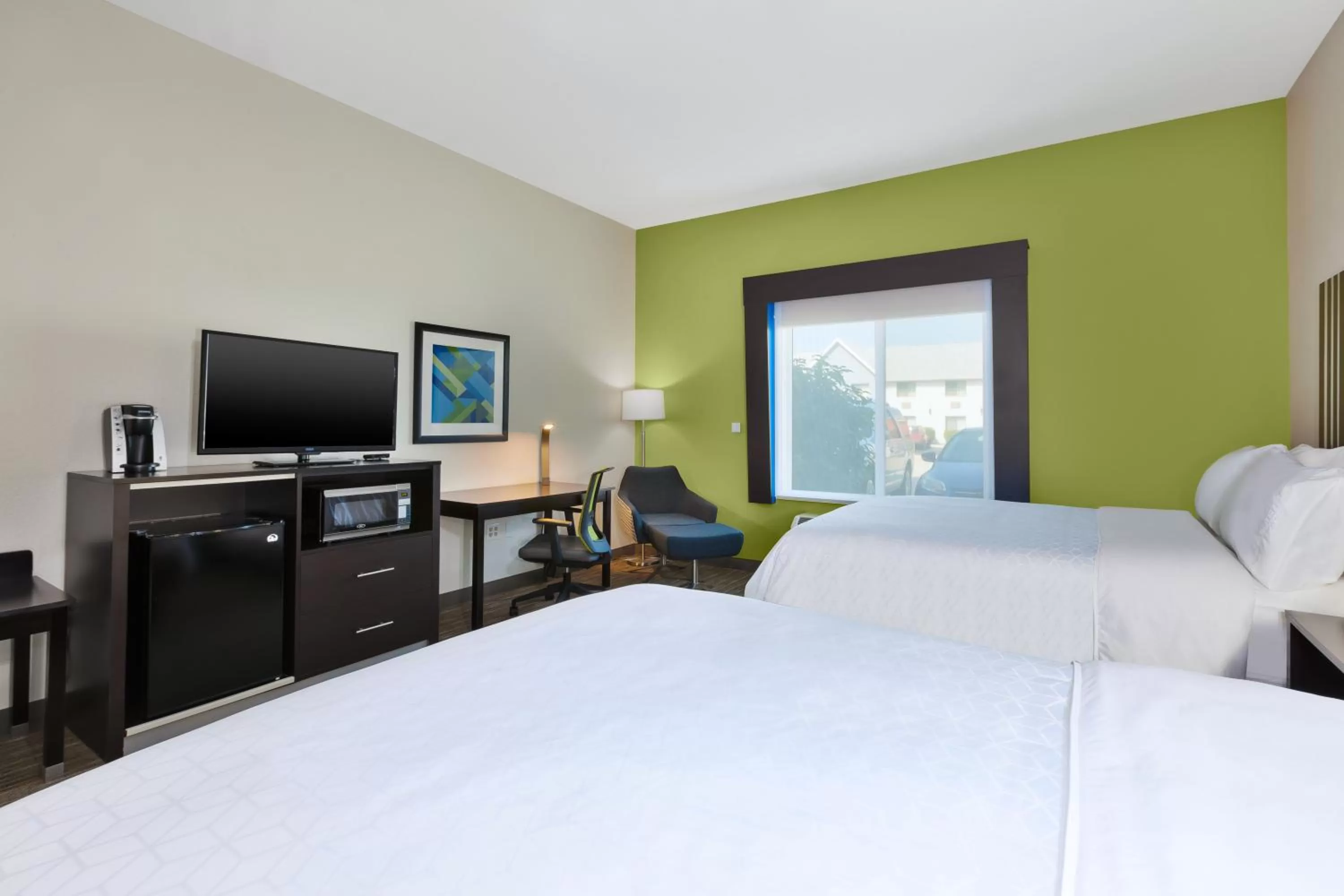 Bedroom, Bed in Holiday Inn Express & Suites - Effingham by IHG