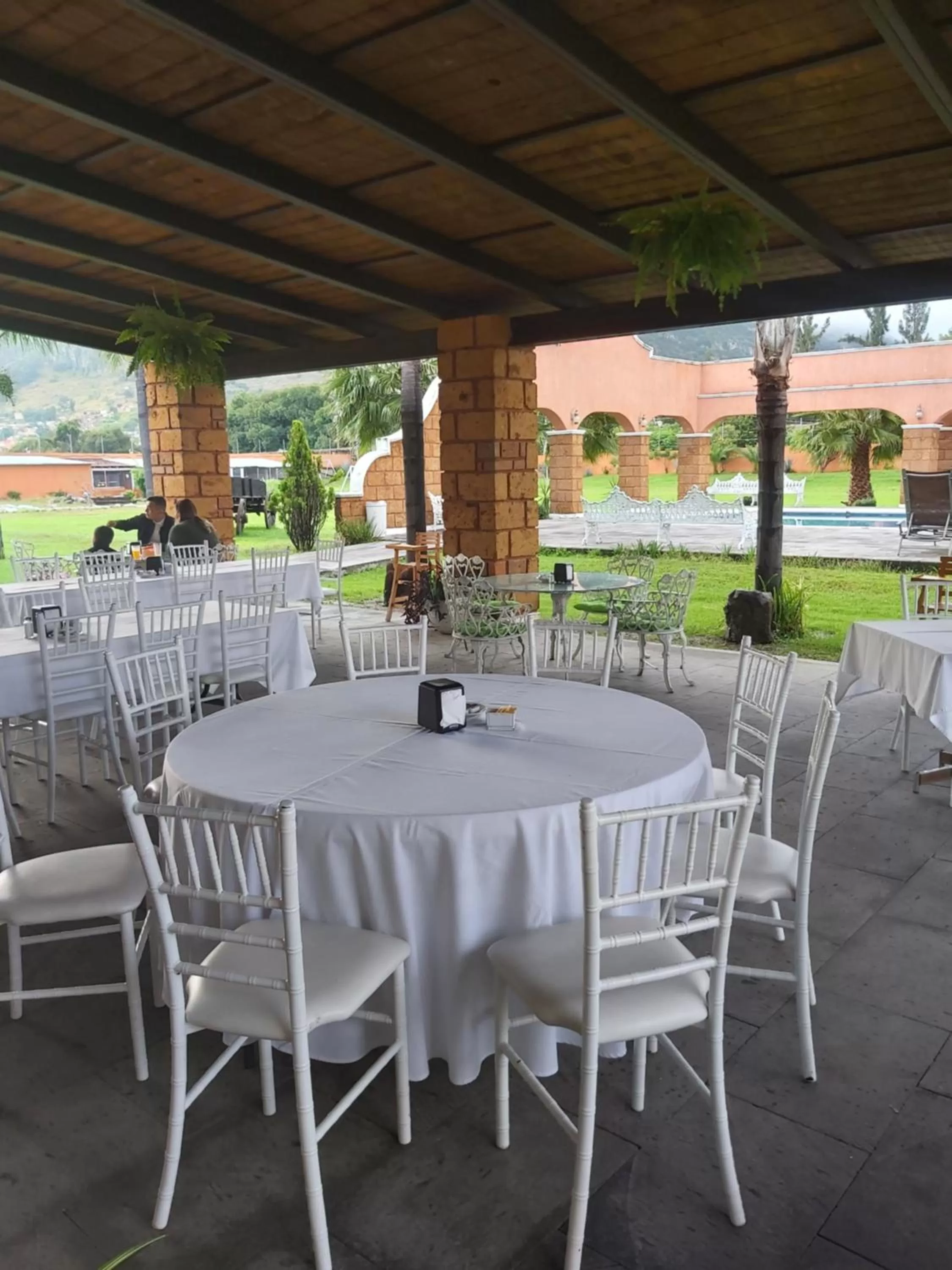 Restaurant/places to eat in Hotel Meson del Puente