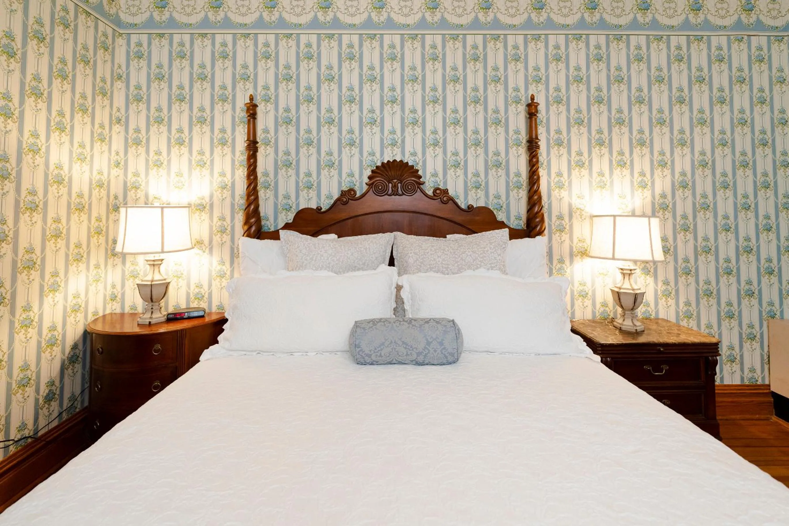 Standard King Room in Captain Henderson House