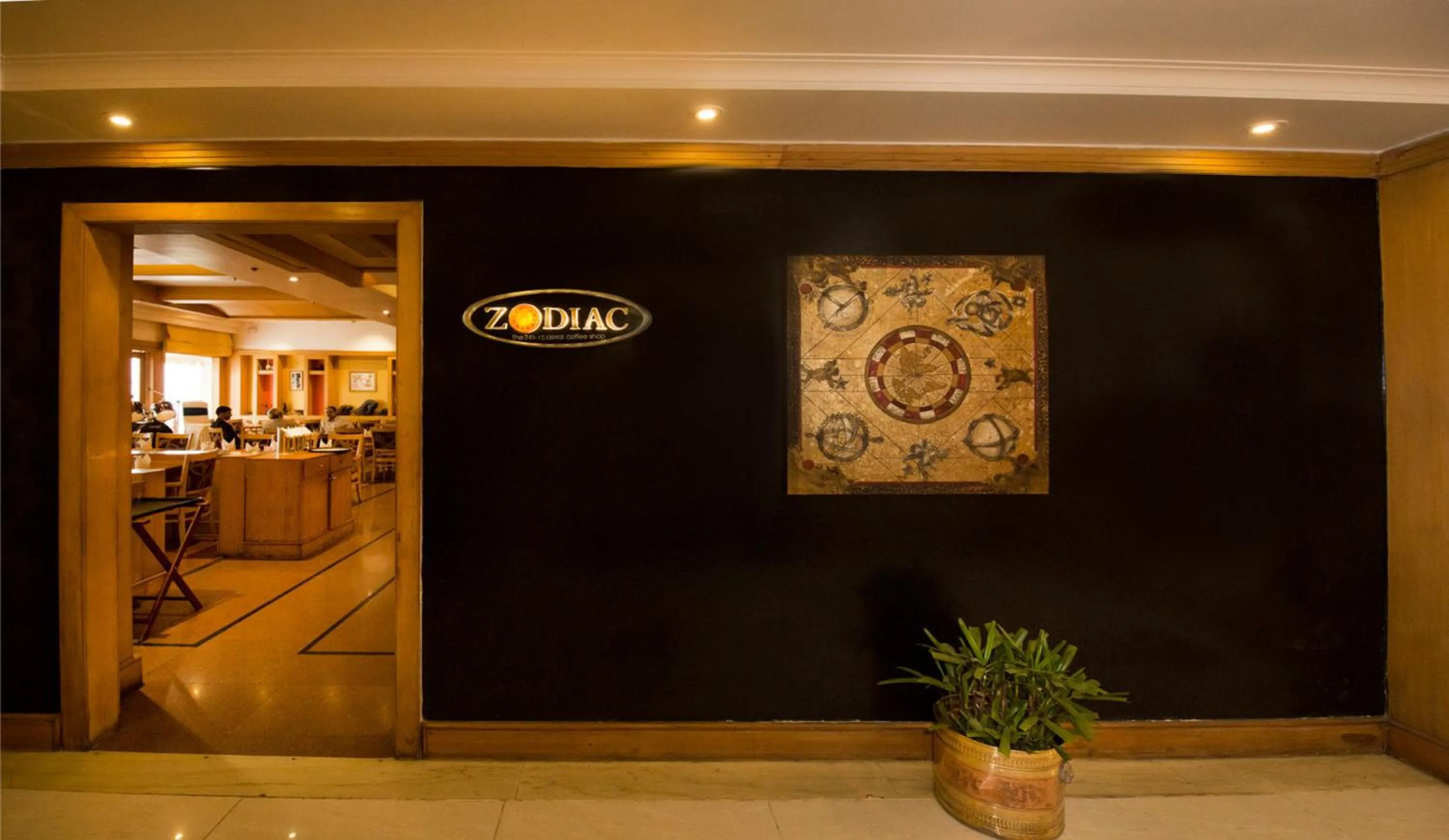 Restaurant/places to eat in Clarion Bella Casa at Airport