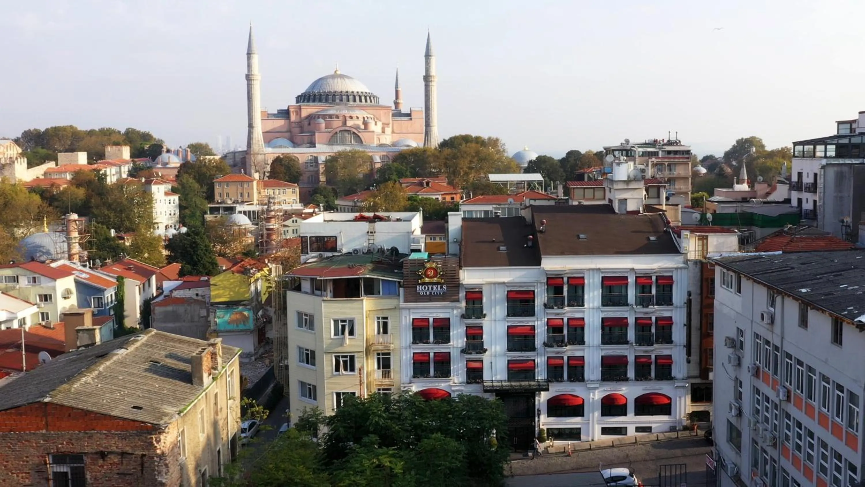 Facade/entrance in Dosso Dossi Hotels Old City