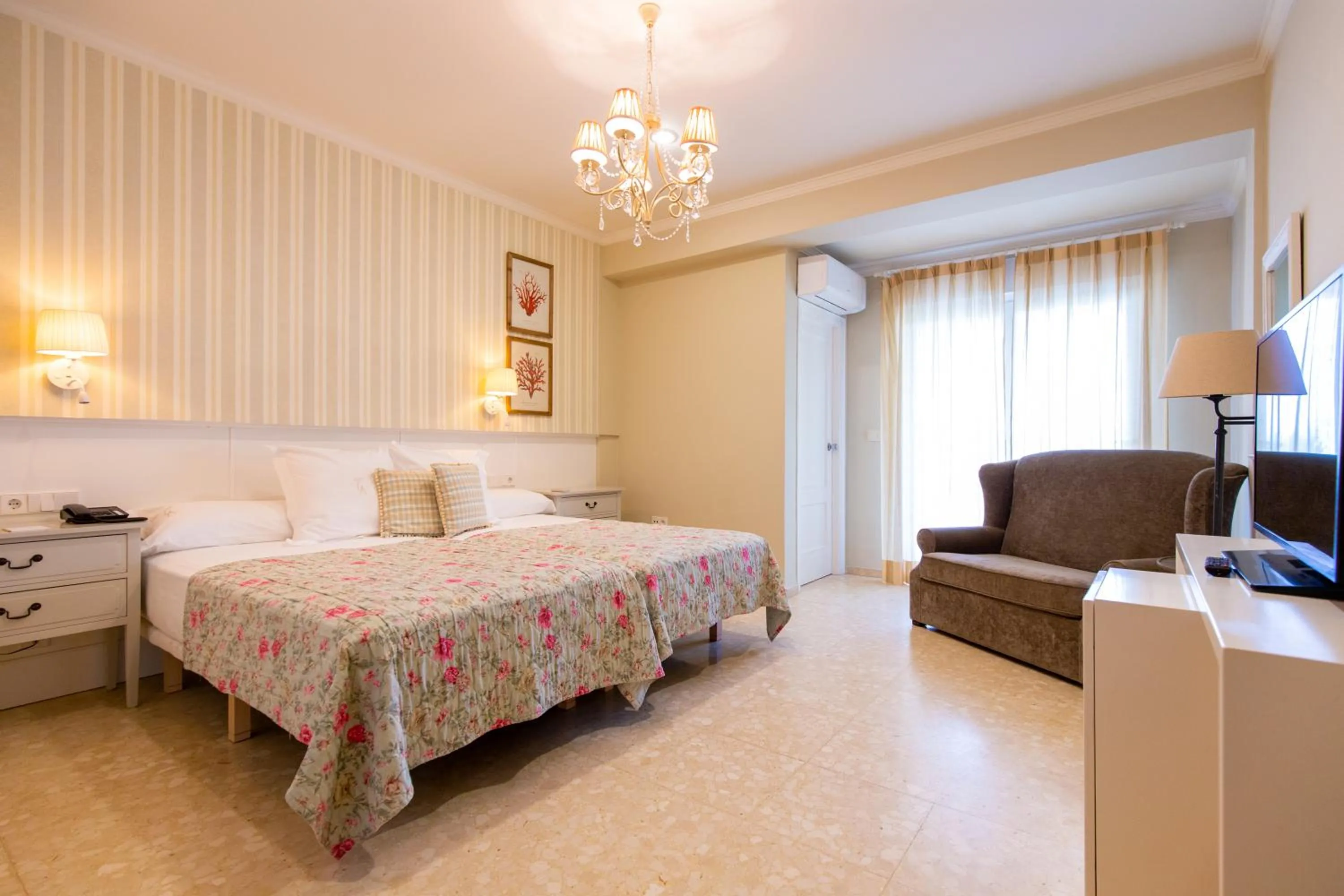 Family Room in Hotel Los Ángeles Denia