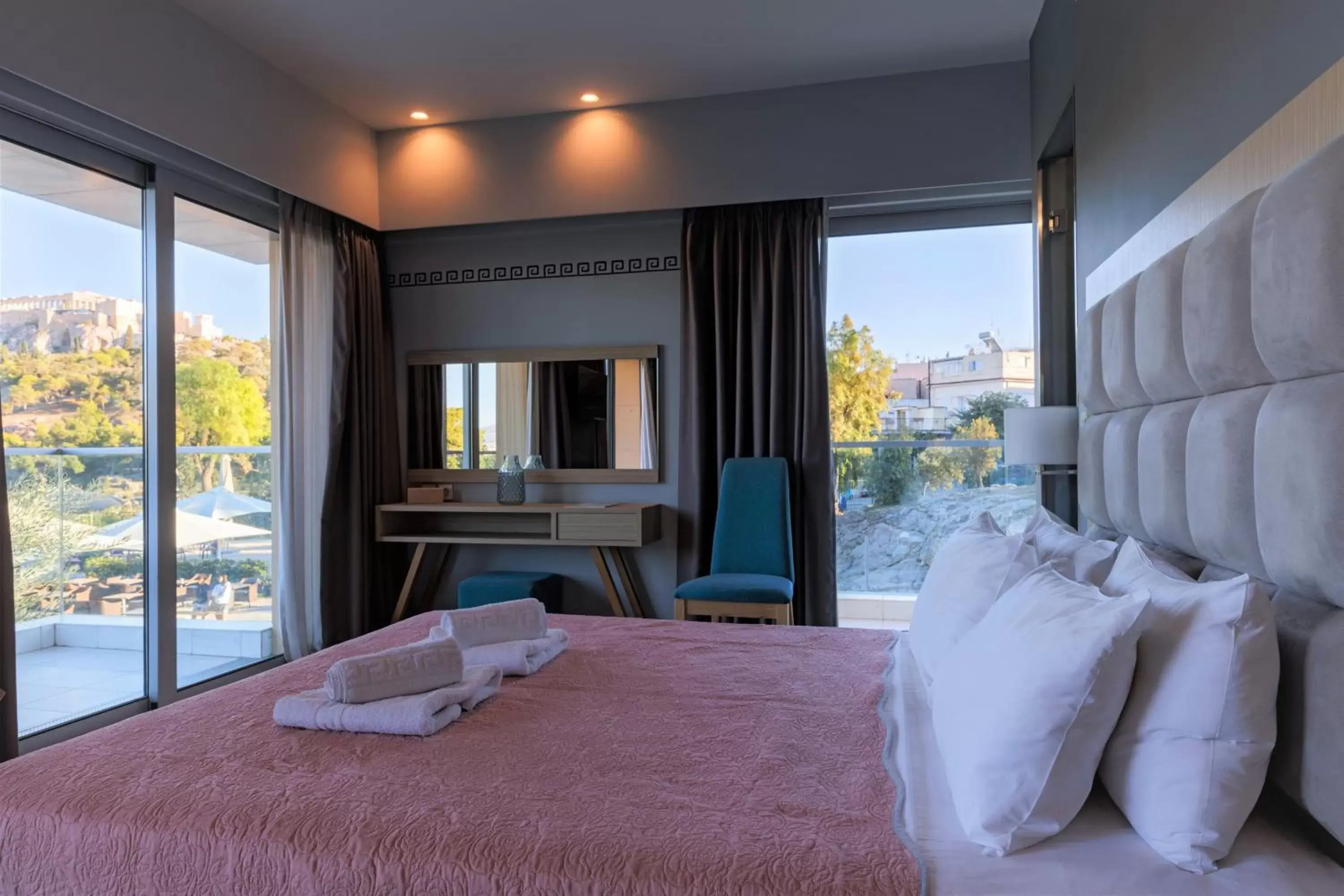 Acropolis Corner Suite with Balcony and Jetted tub in Hotel Thissio Acropolis Corner Suite with Balcony and Jetted tub in Hotel Thissio