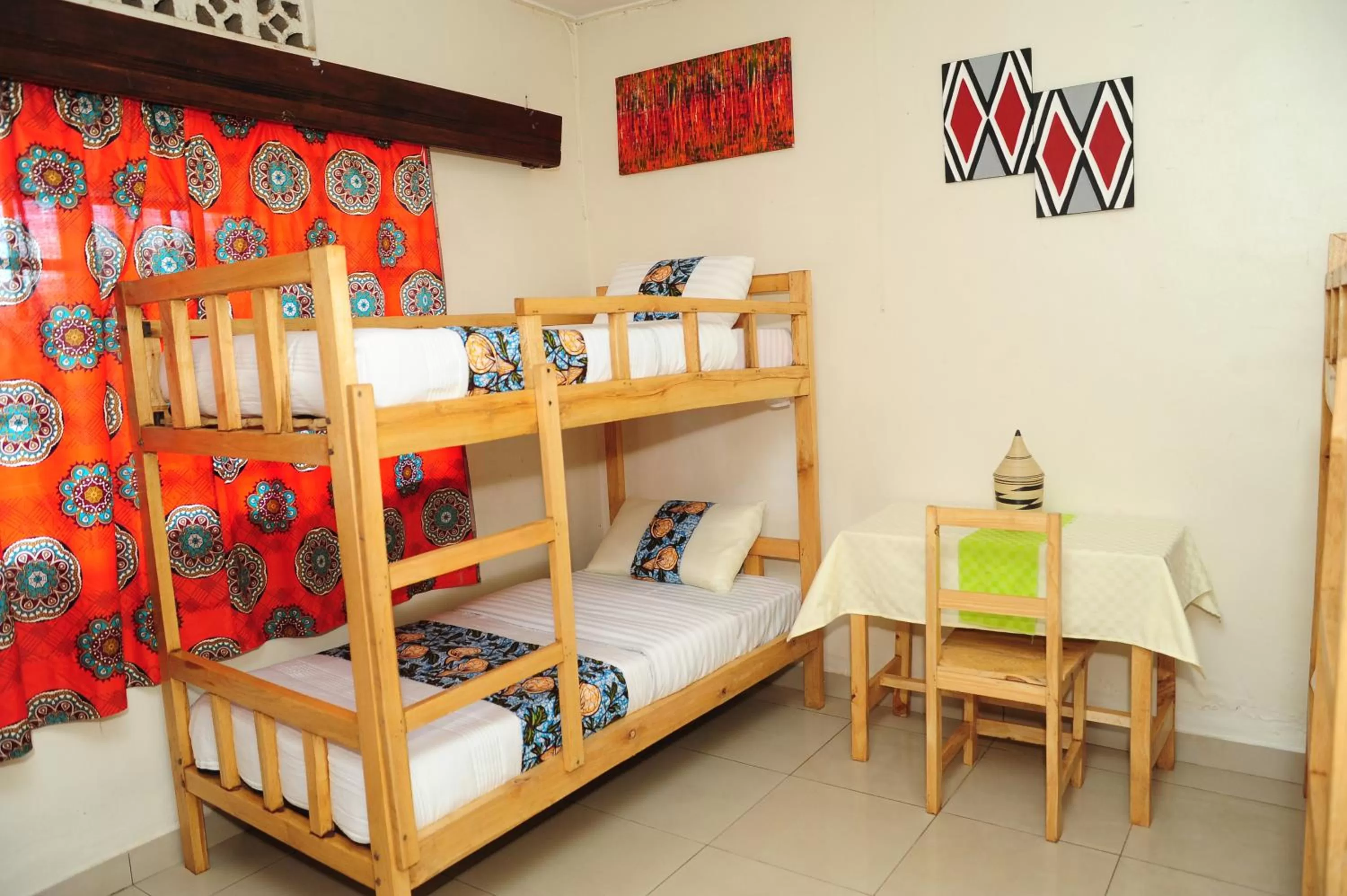 bunk bed in INZOZI AFRICA HOUSE B&B- Kacyiru
