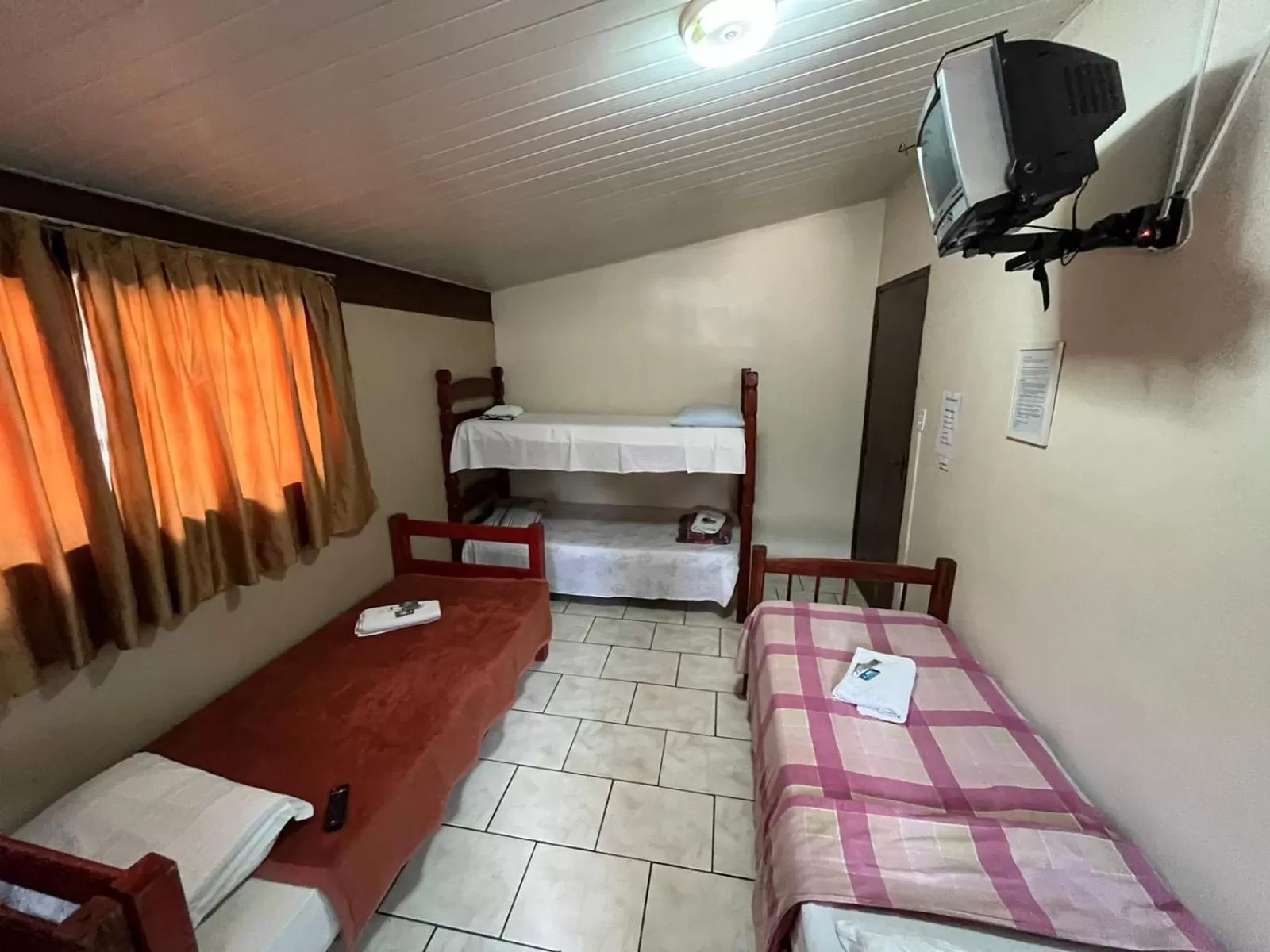 Bunk Bed in Hotel Vitória