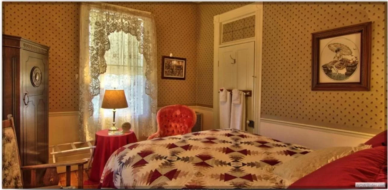Standard Queen Room in American River Inn