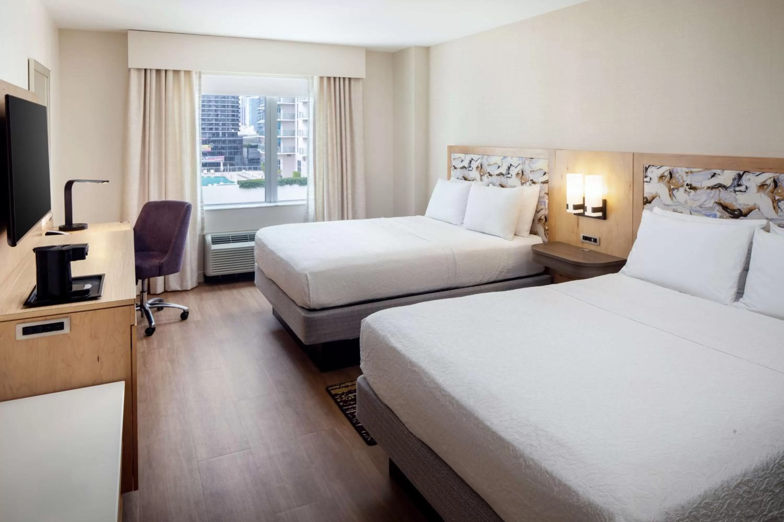 Bed in Hampton Inn & Suites by Hilton Miami Downtown/Brickell