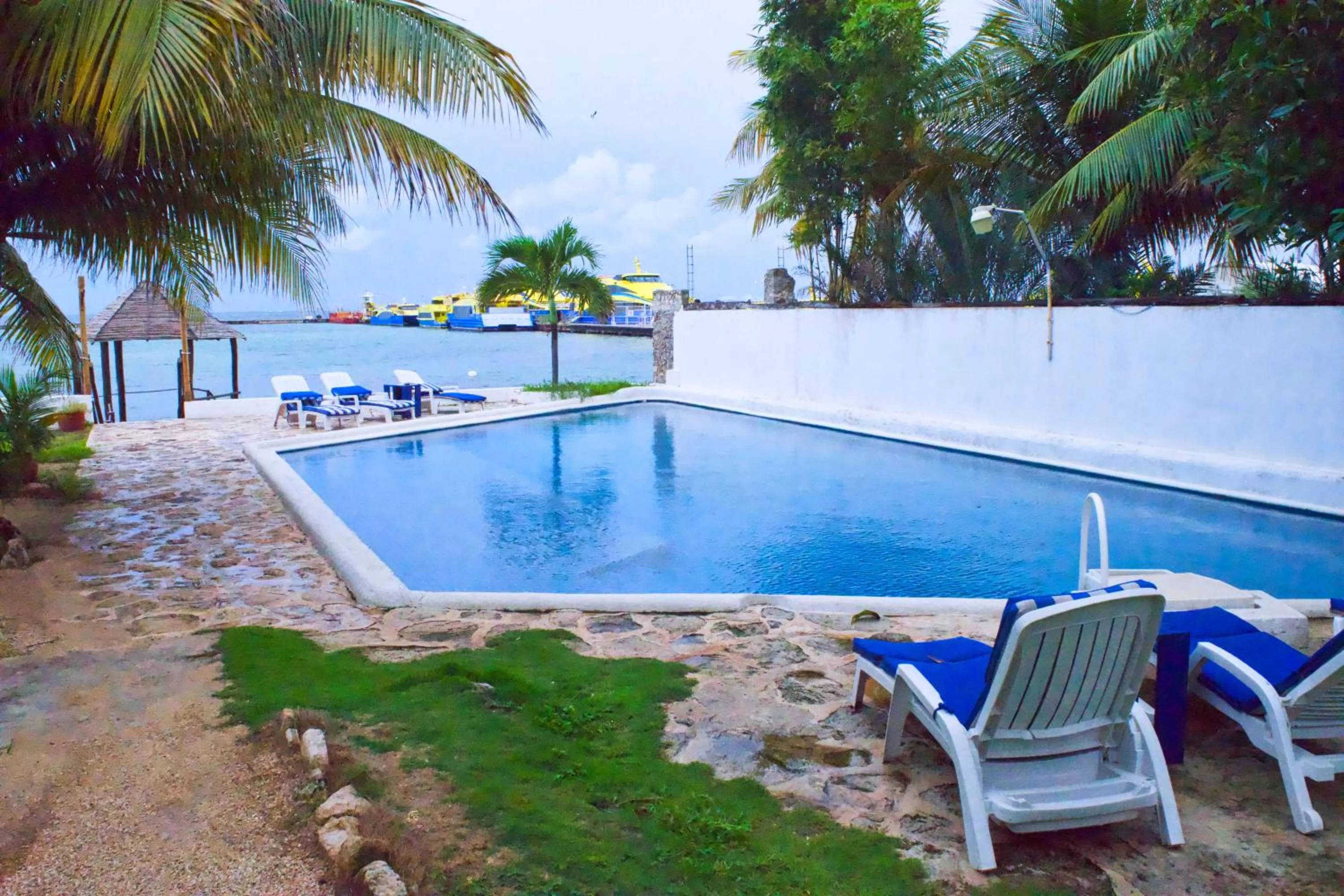 Swimming pool in Casa CARIBE Cancun