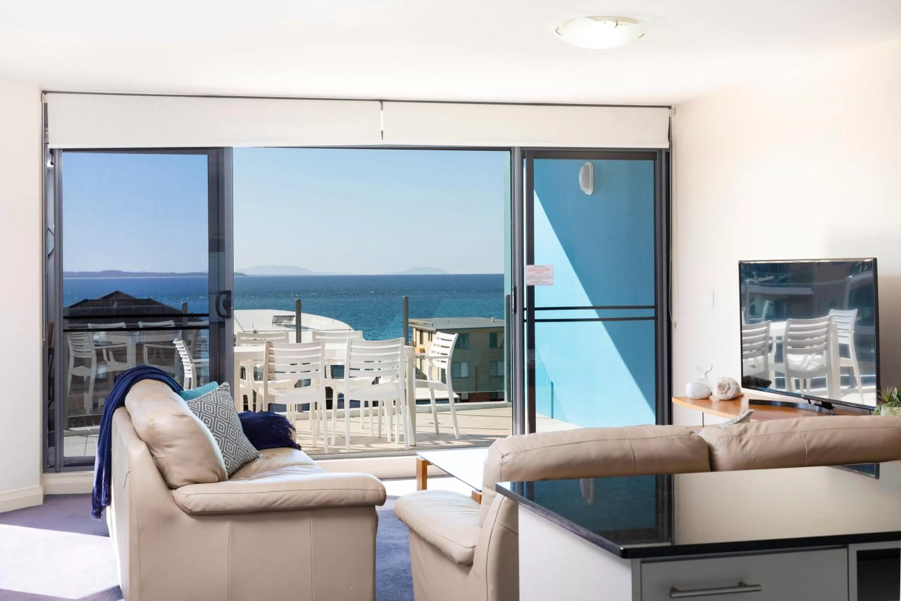 TV and multimedia in Sevan Apartments Forster