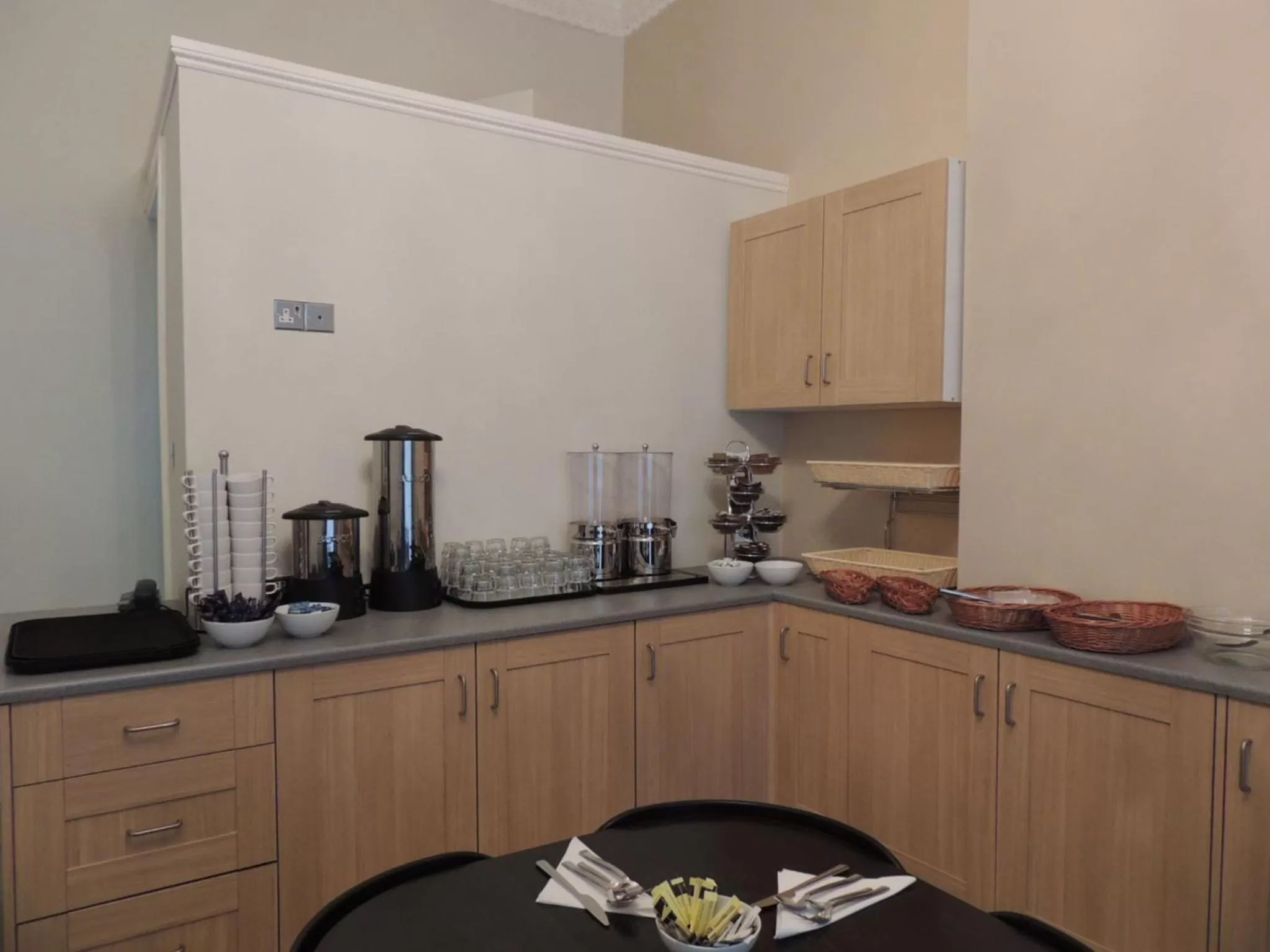 Restaurant/places to eat in Hyde Park Boutique Hotel