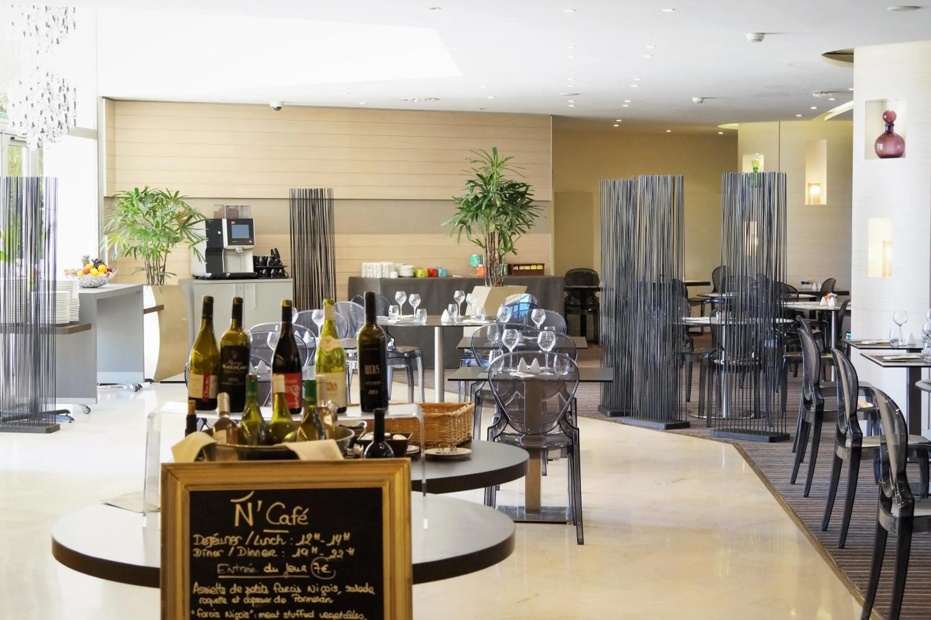 Restaurant/places to eat in Hotel Cannes Montfleury
