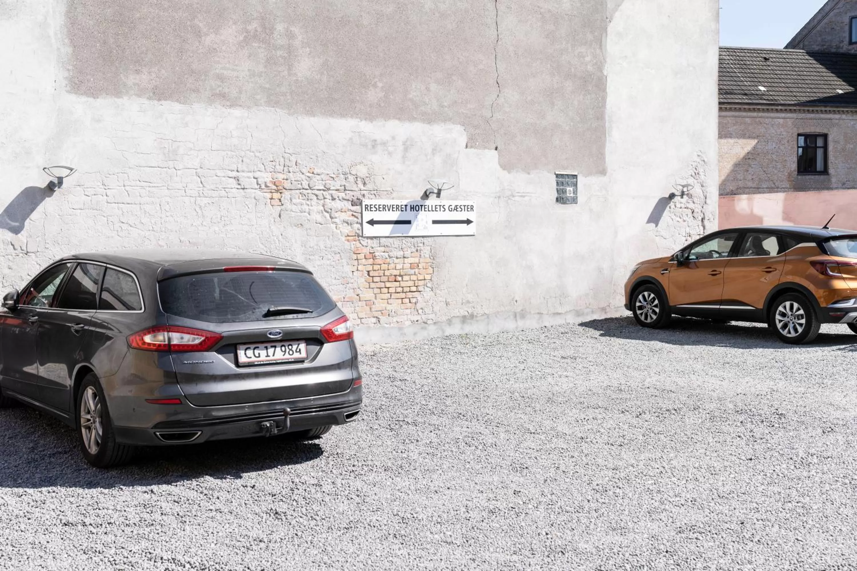 Parking in Hotel Harmonien