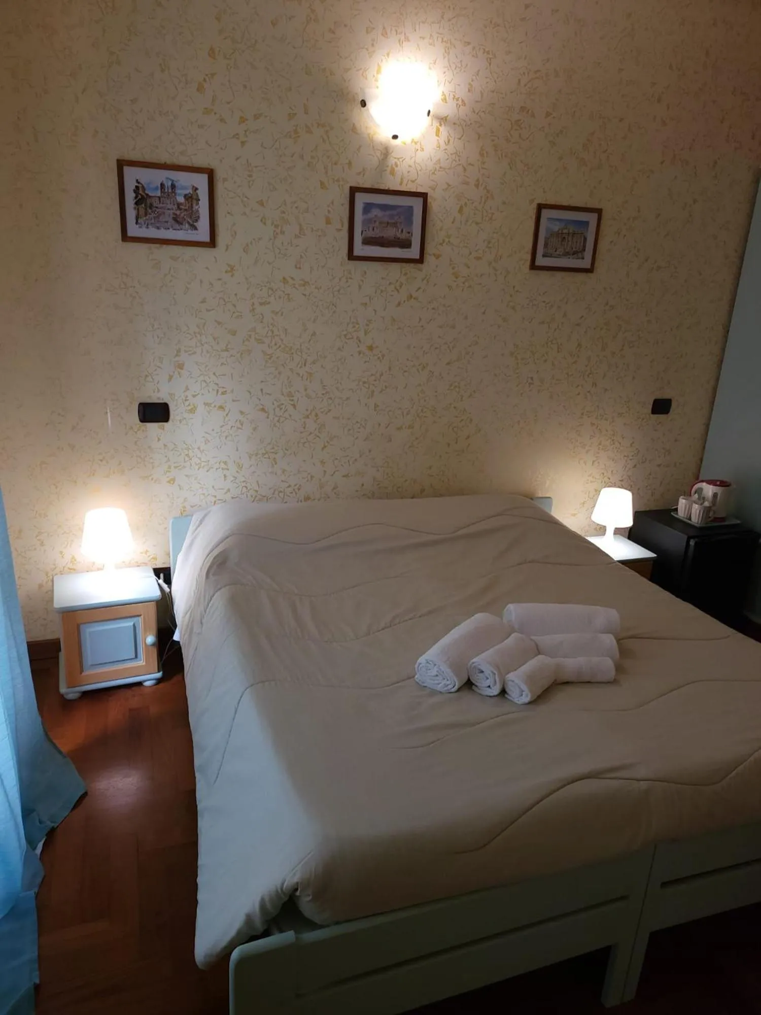 Bed in St. Peter's Rooms Rome