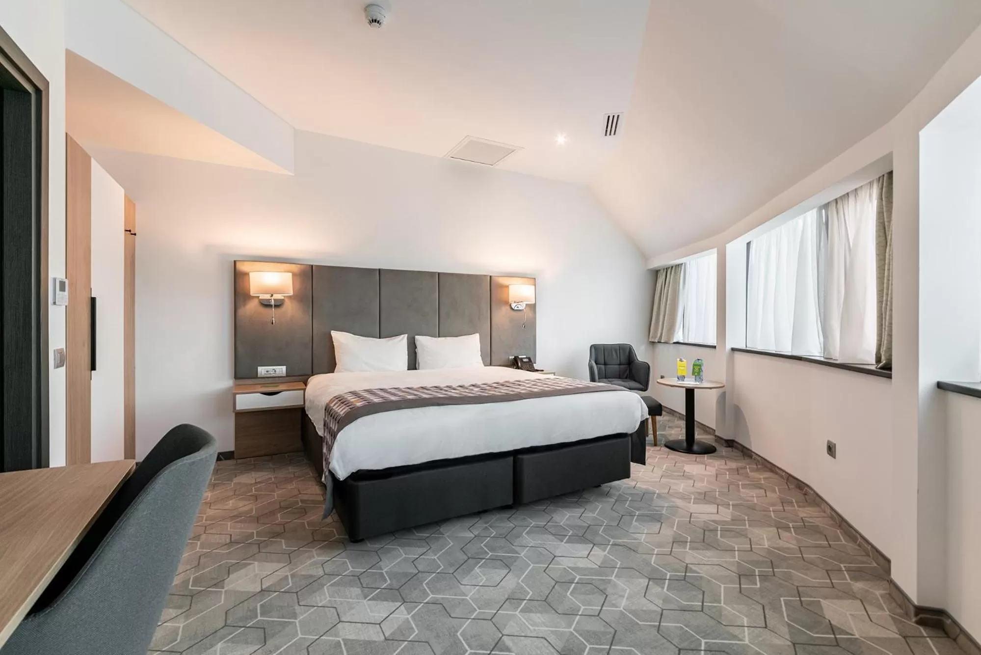 Bed in Holiday Inn Bucharest - Times by IHG