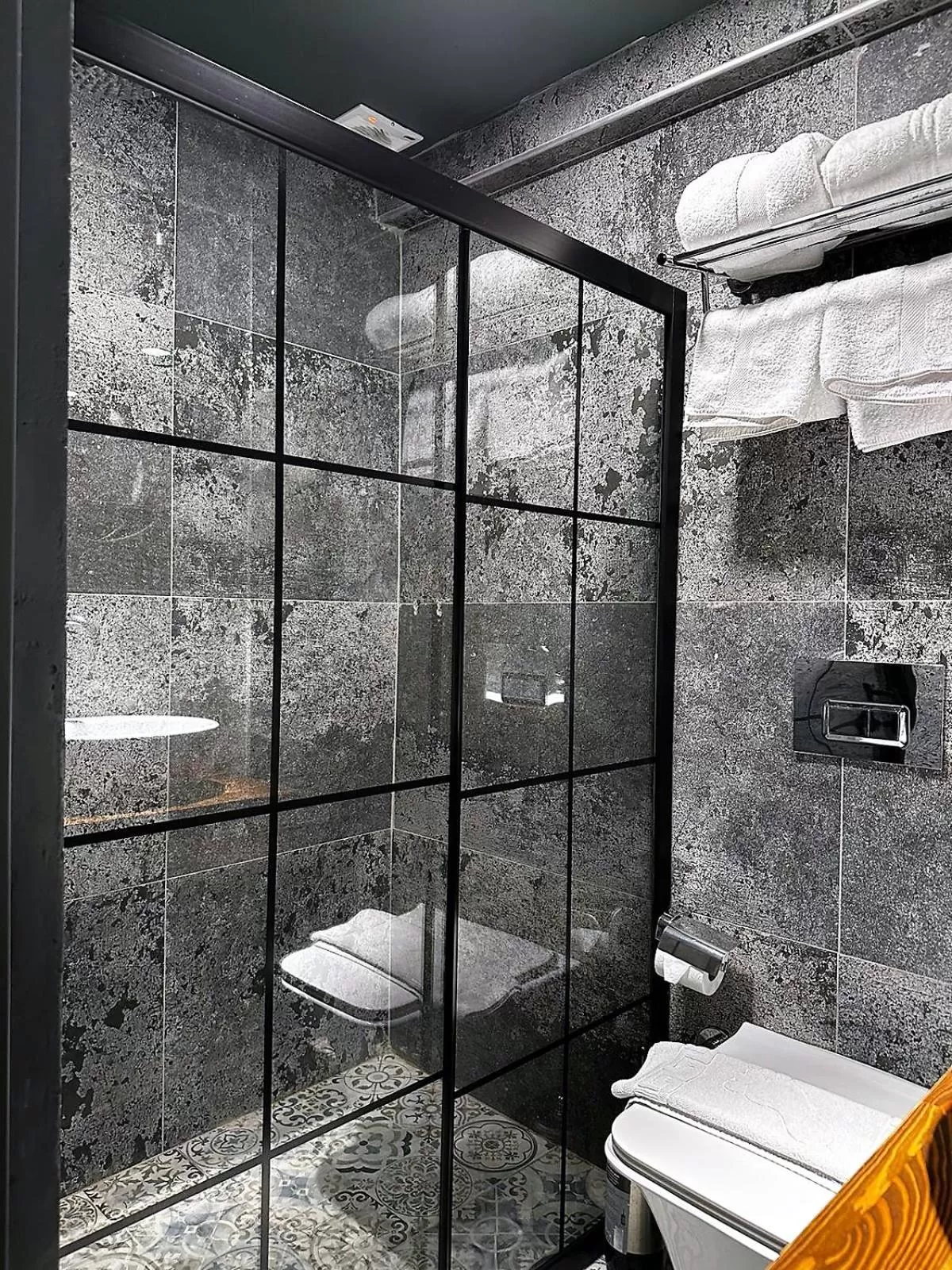 Shower in Sunset Hotel Marmaris