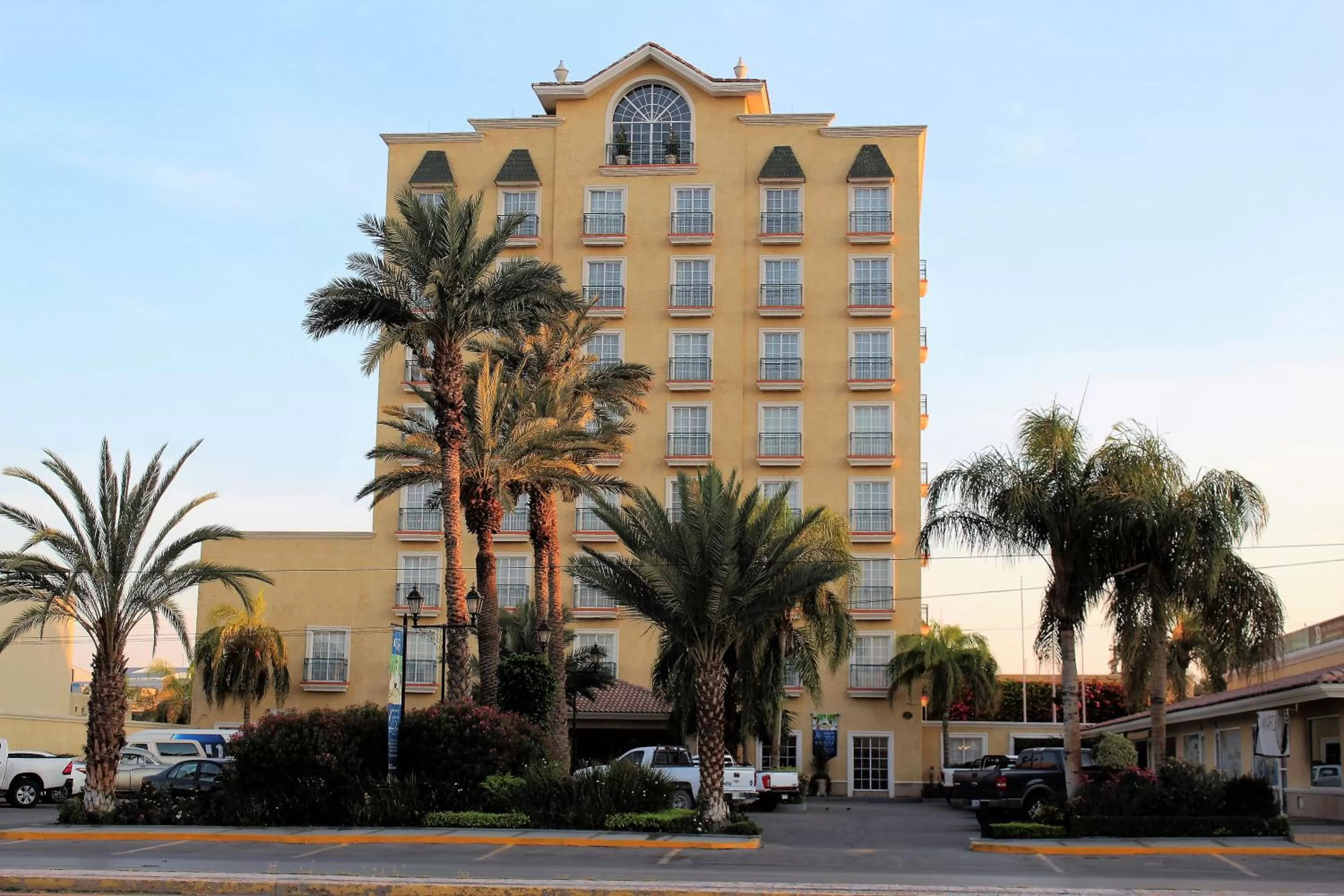 Property building in Best Western Hotel Posada Del Rio Express