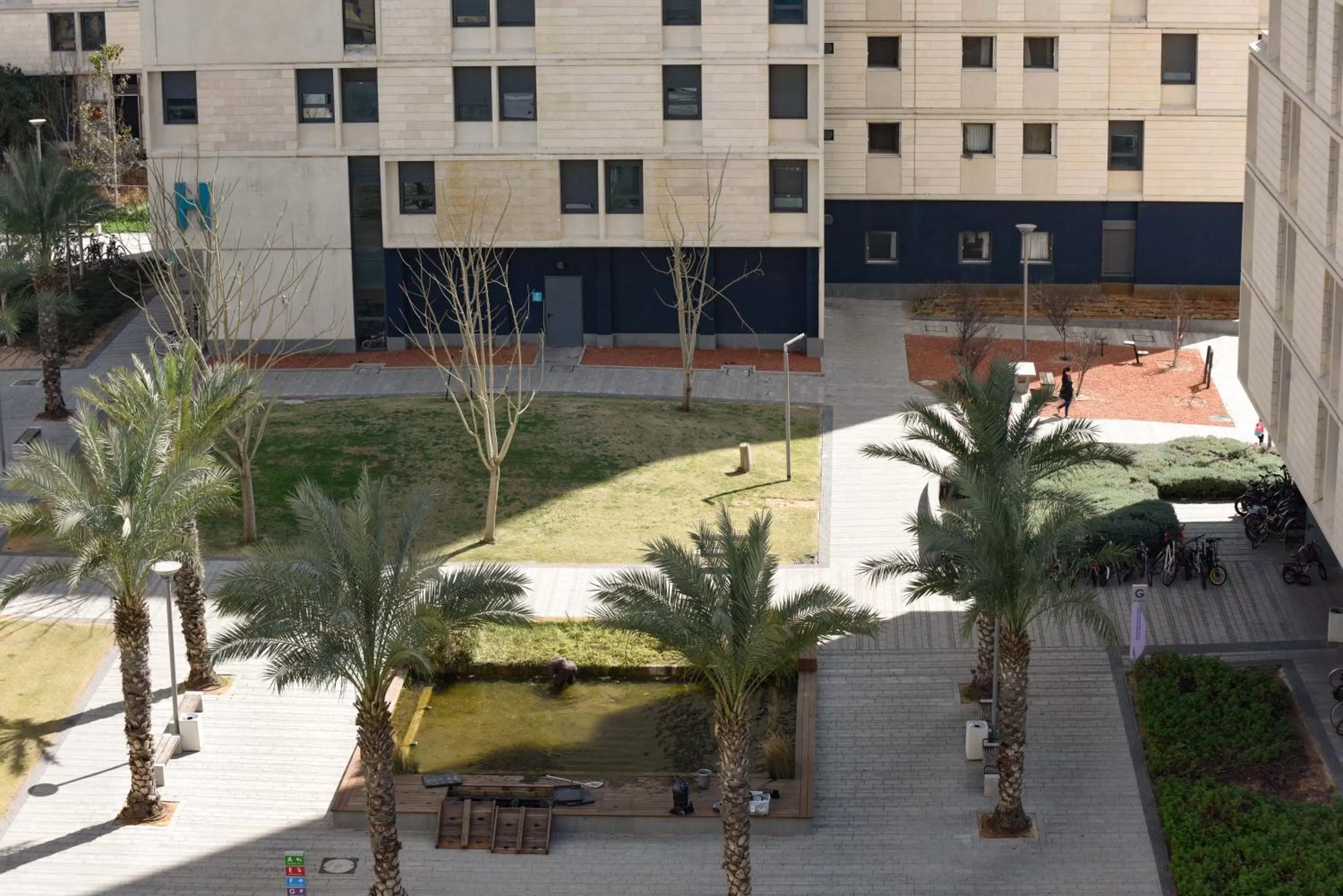 Property building in דירות גני תערוכה - TLV university apartments near Expo by Sea N' Rent