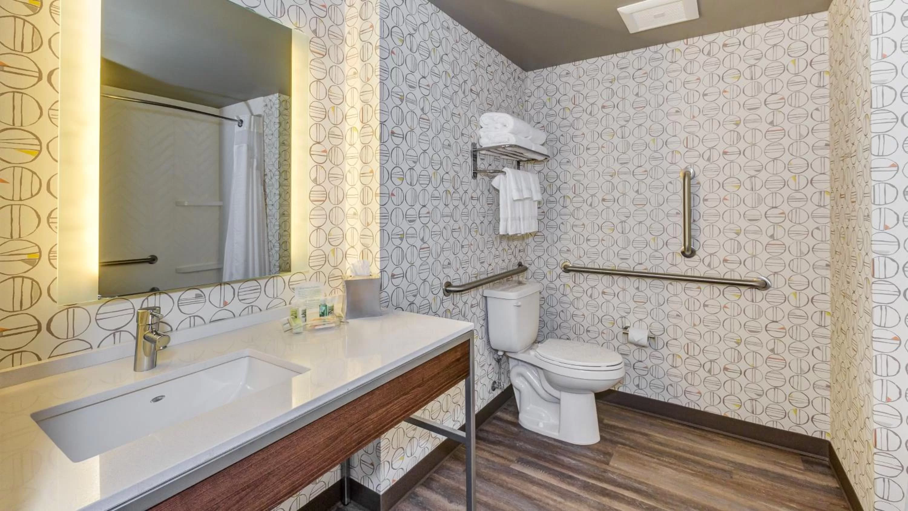 Bathroom in Holiday Inn & Suites Bellingham by IHG