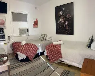 Budget Twin Room - single occupancy in The Oasis Tamworth Budget Twin Room - single occupancy in The Oasis Tamworth