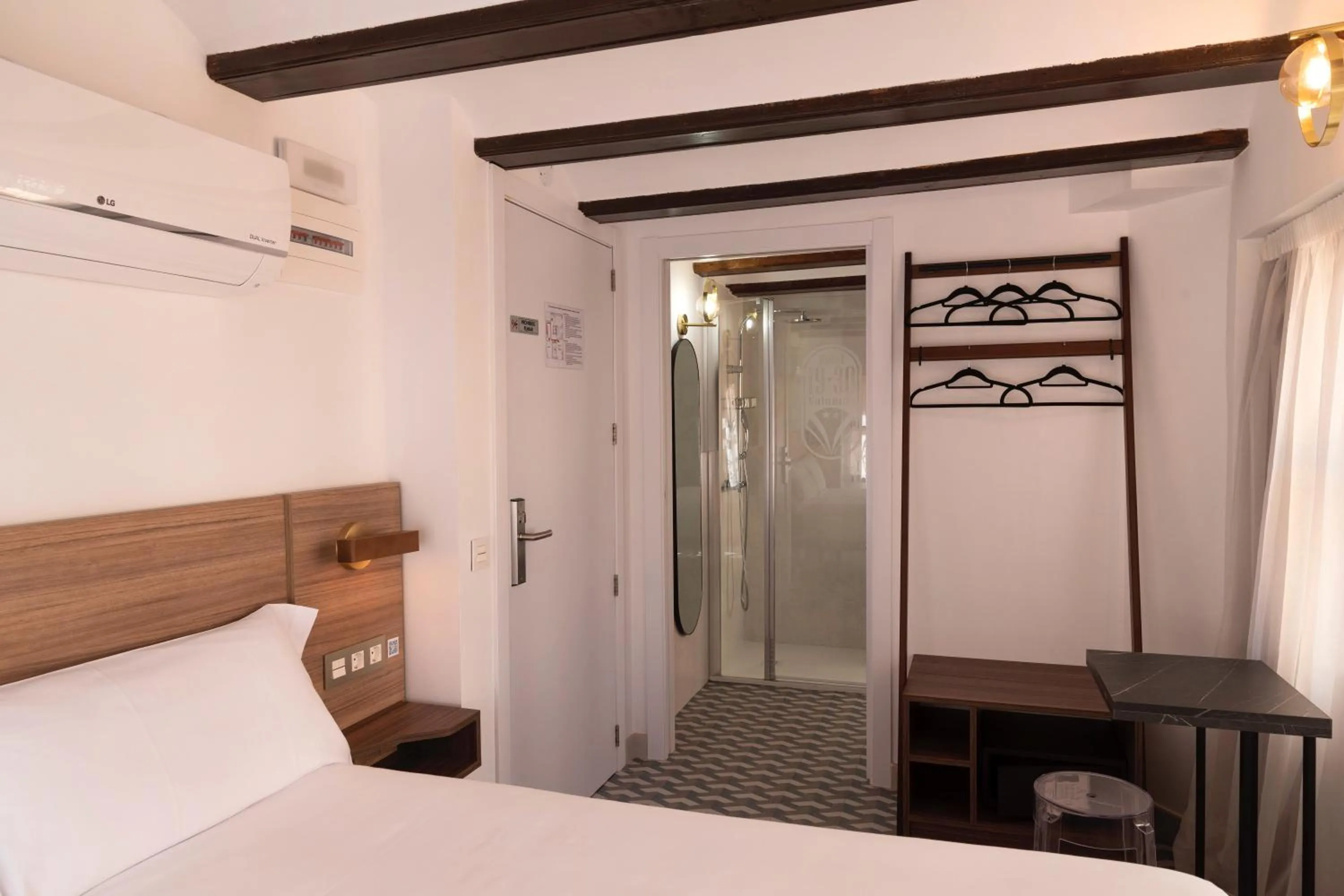 Bedroom, Bed in Hotel 19-30 Valencia