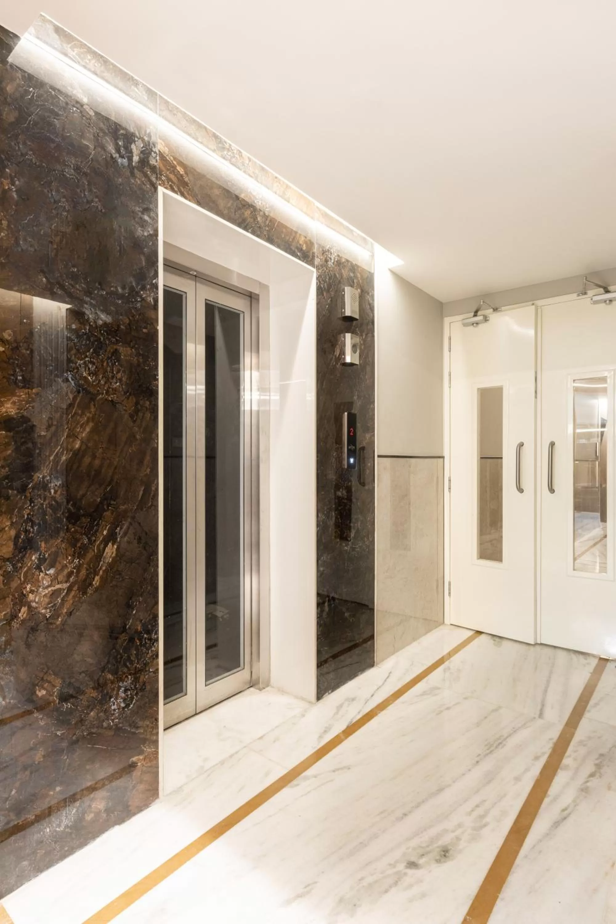 elevator in Hotel Star By Star Group- Near Delhi Airport