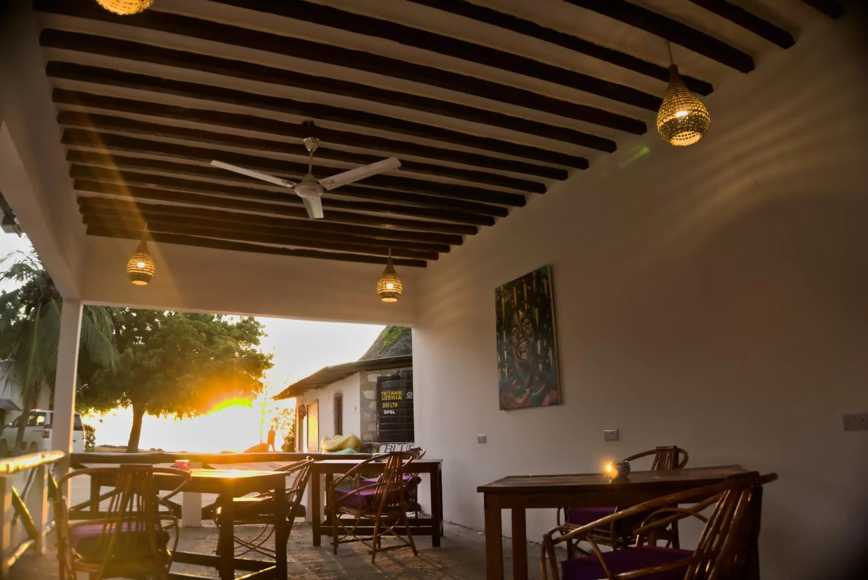 Restaurant/places to eat in Cocolala Beach House