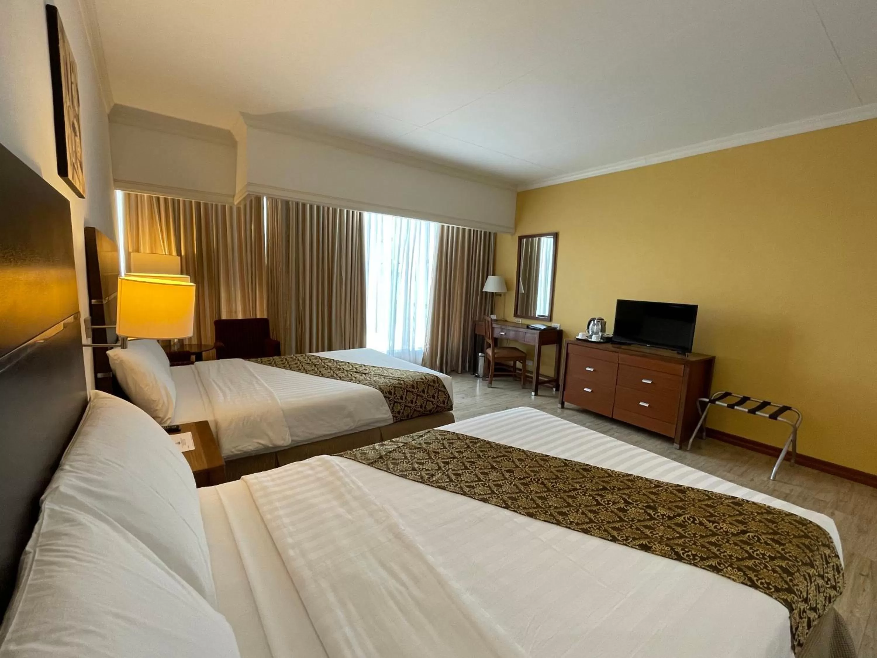 Bed in Days Hotel by Wyndham Iloilo