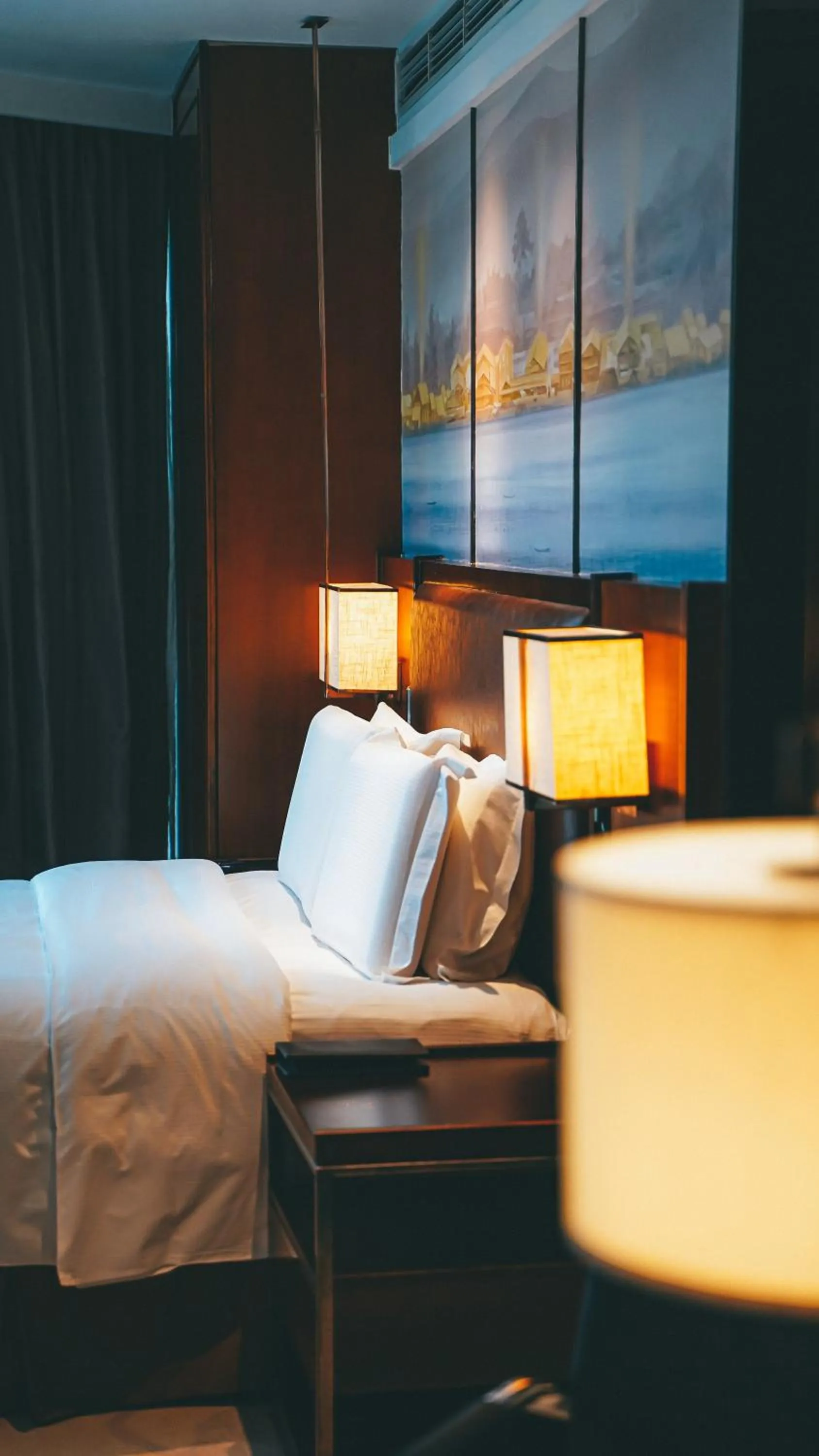 hair dresser, Bed in DoubleTree By Hilton Ningbo Beilun