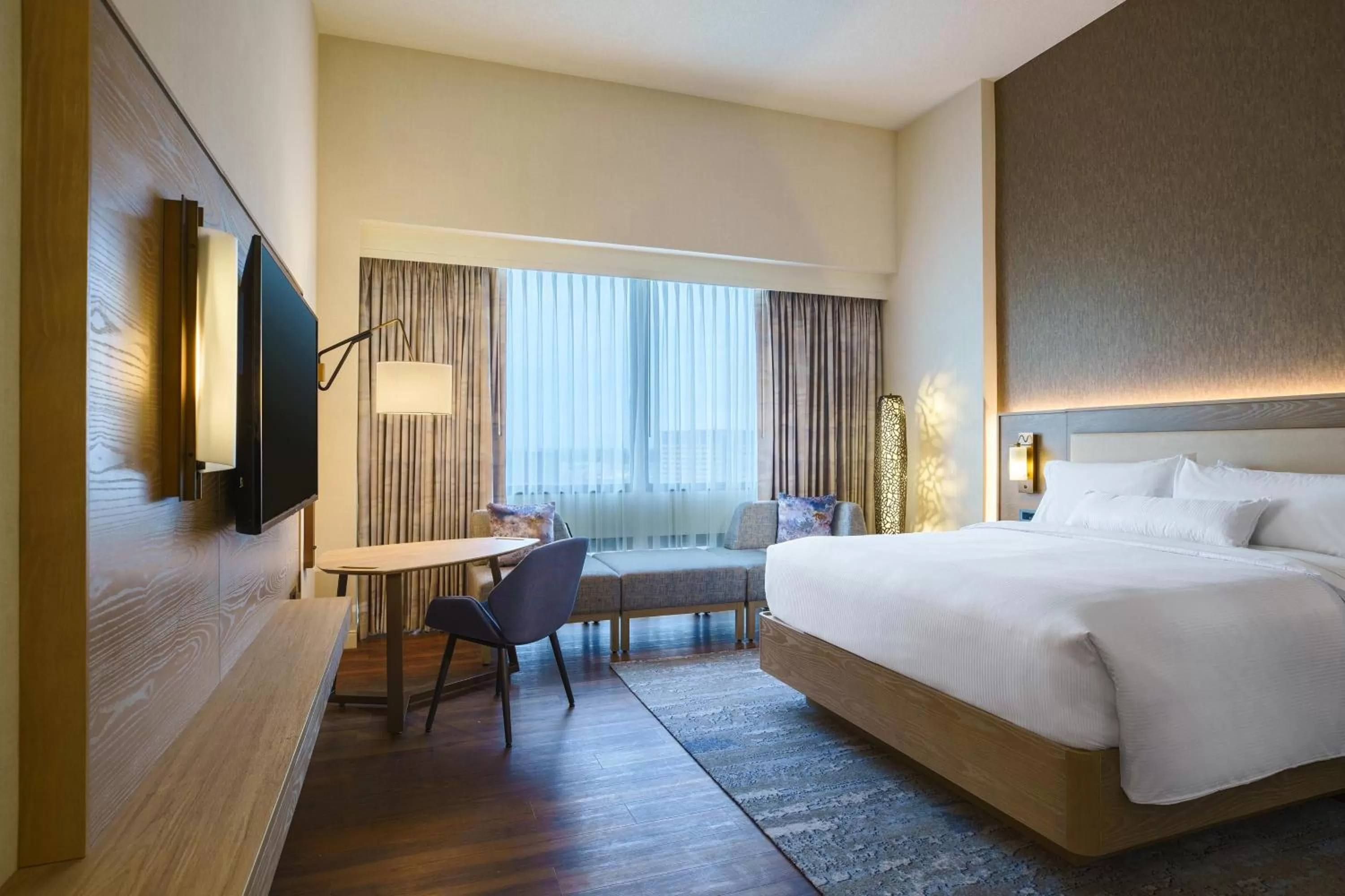 Photo of the whole room, Bed in The Westin O'Hare