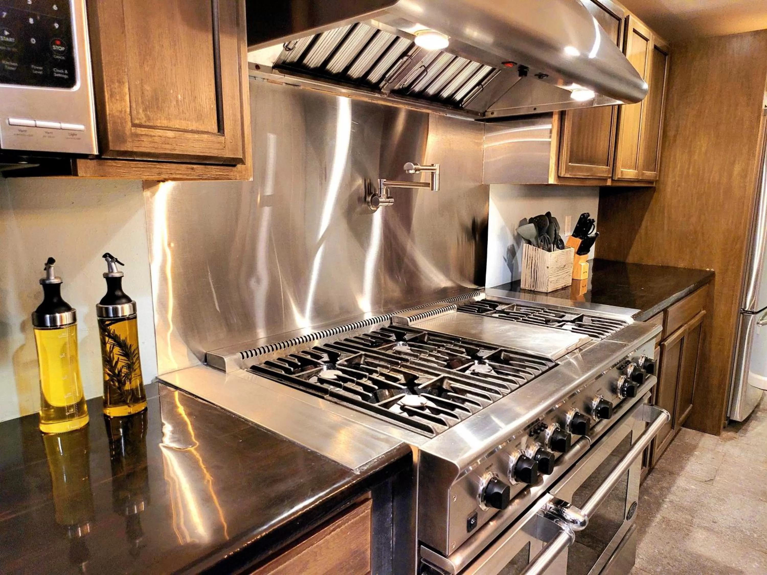 Kitchen or kitchenette, Kitchen/Kitchenette in Pump House Inn & Spa