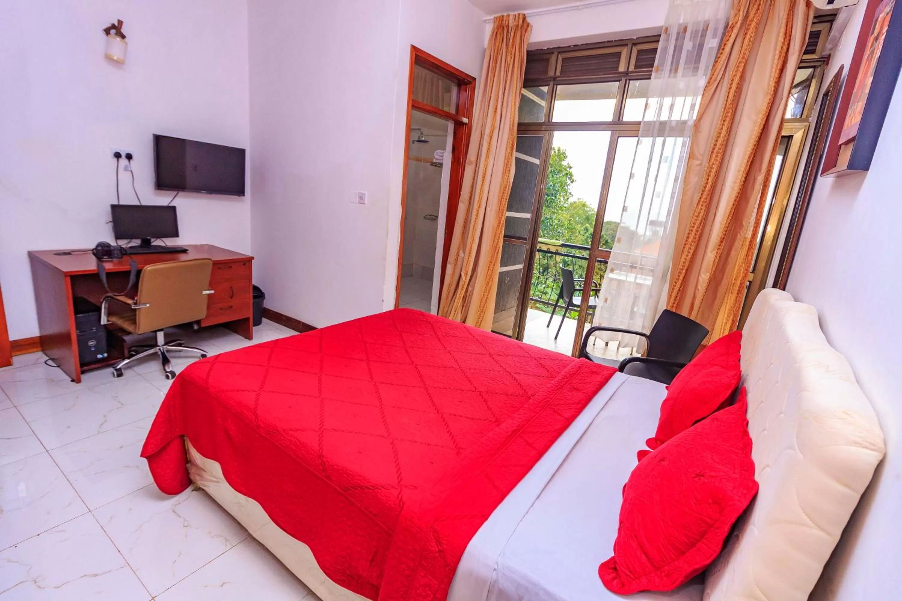 Bed in Frontiers Hotel & Conference Entebbe