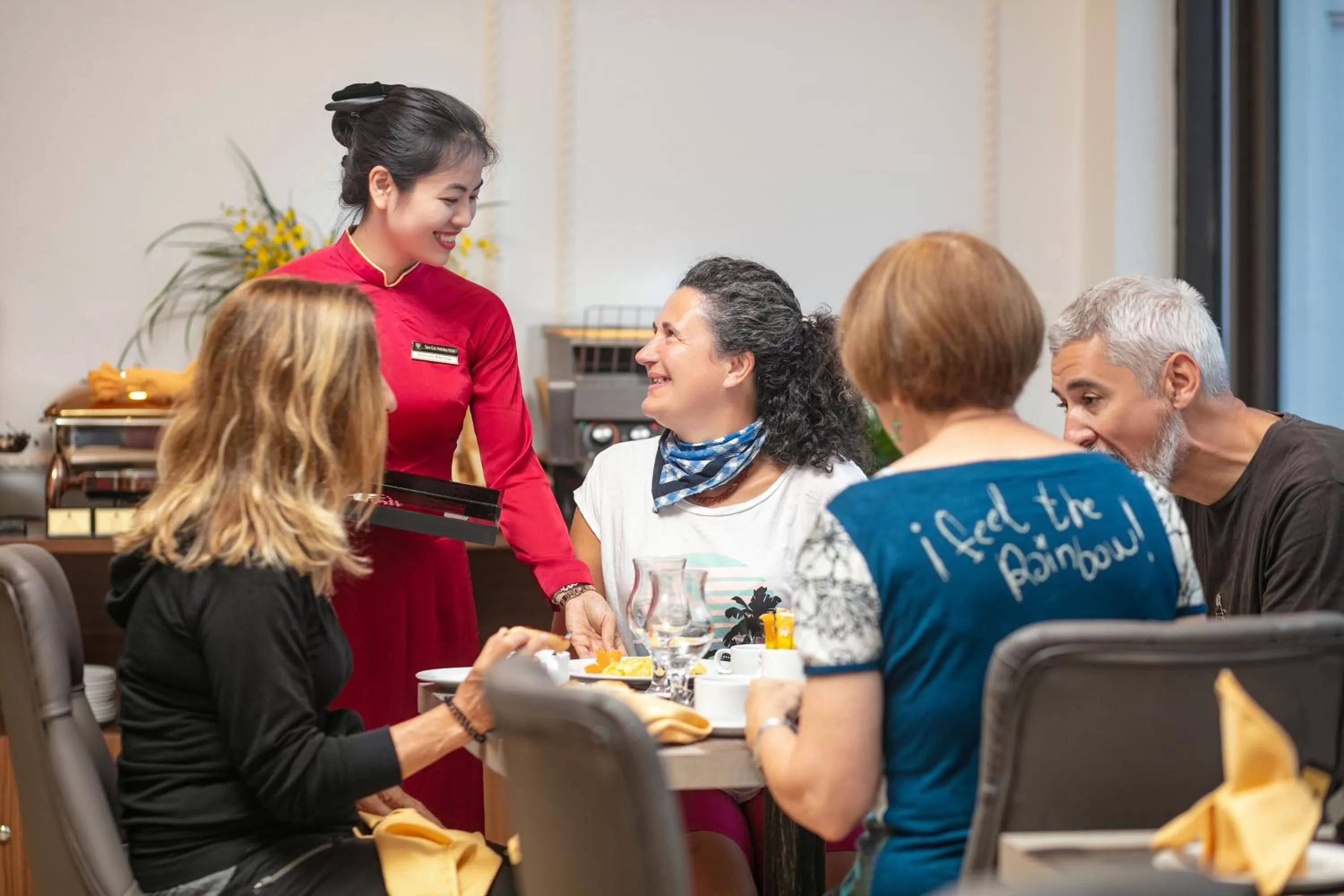 Restaurant/places to eat in Tam Coc Holiday Hotel & Villa