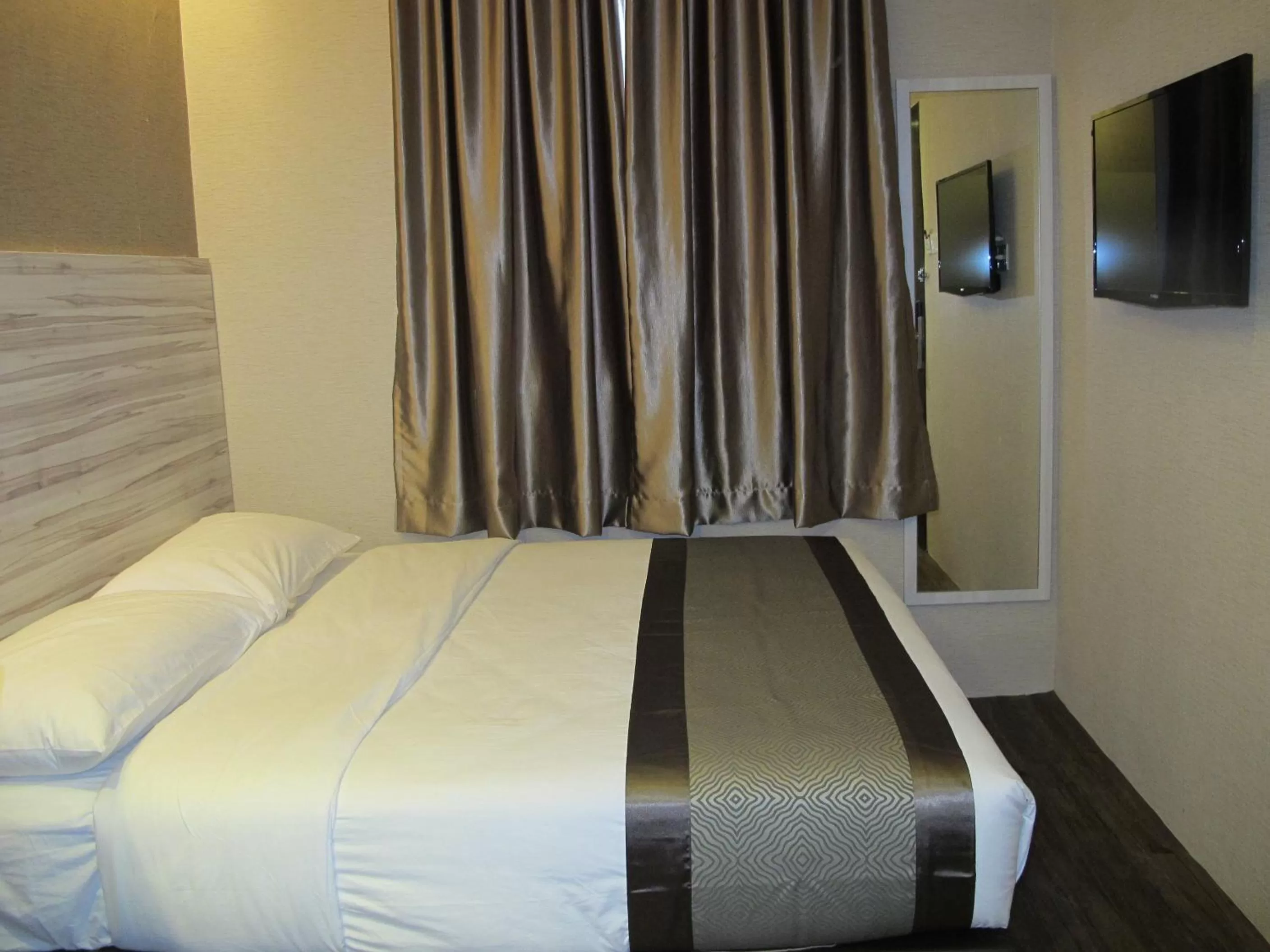 Bed in Hotel Austin Paradise - Taman Pulai Utama