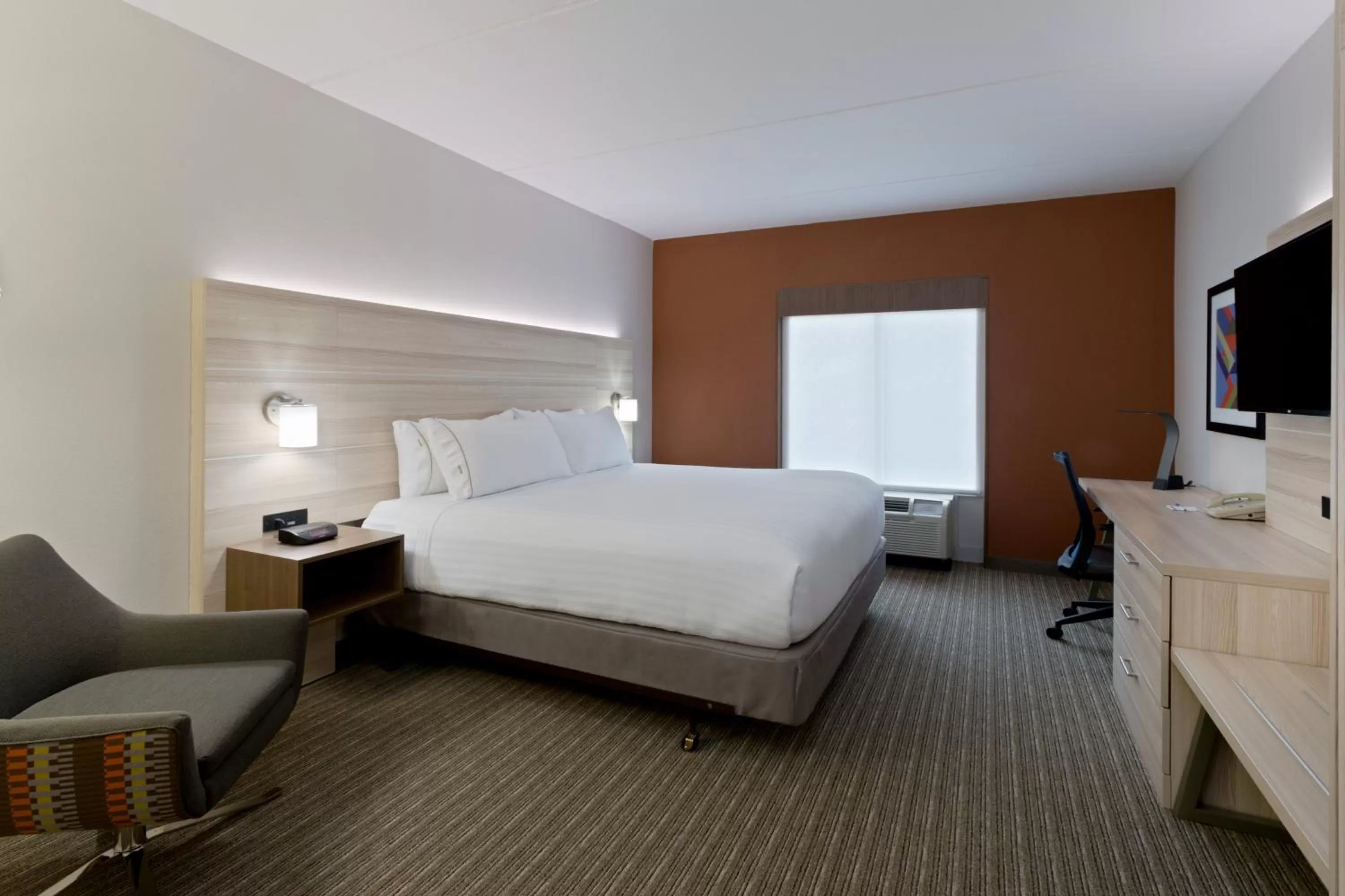 Photo of the whole room, Bed in Holiday Inn Express & Suites Tavares by IHG