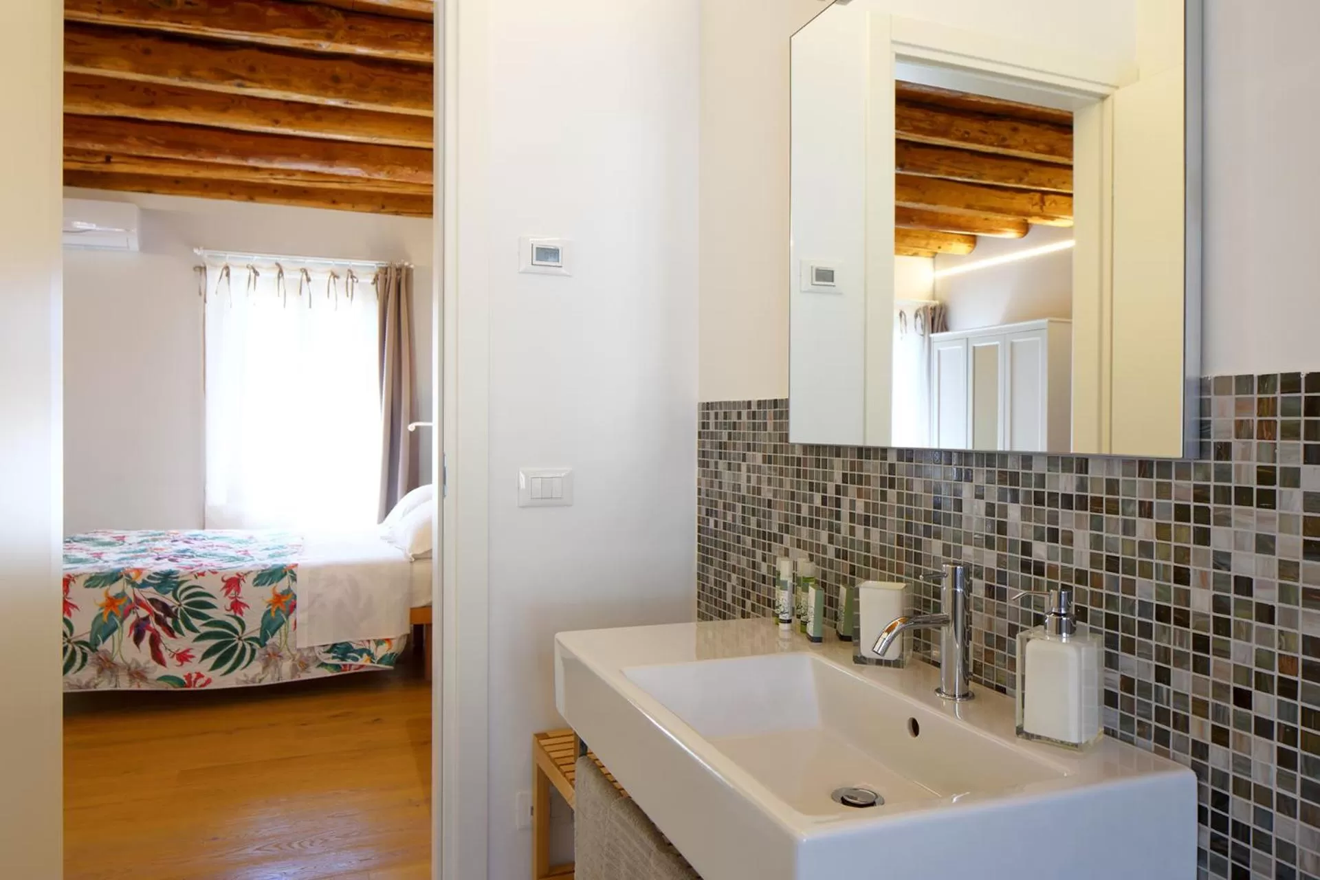 Bathroom, Bed in Le Zitelle di Ron
