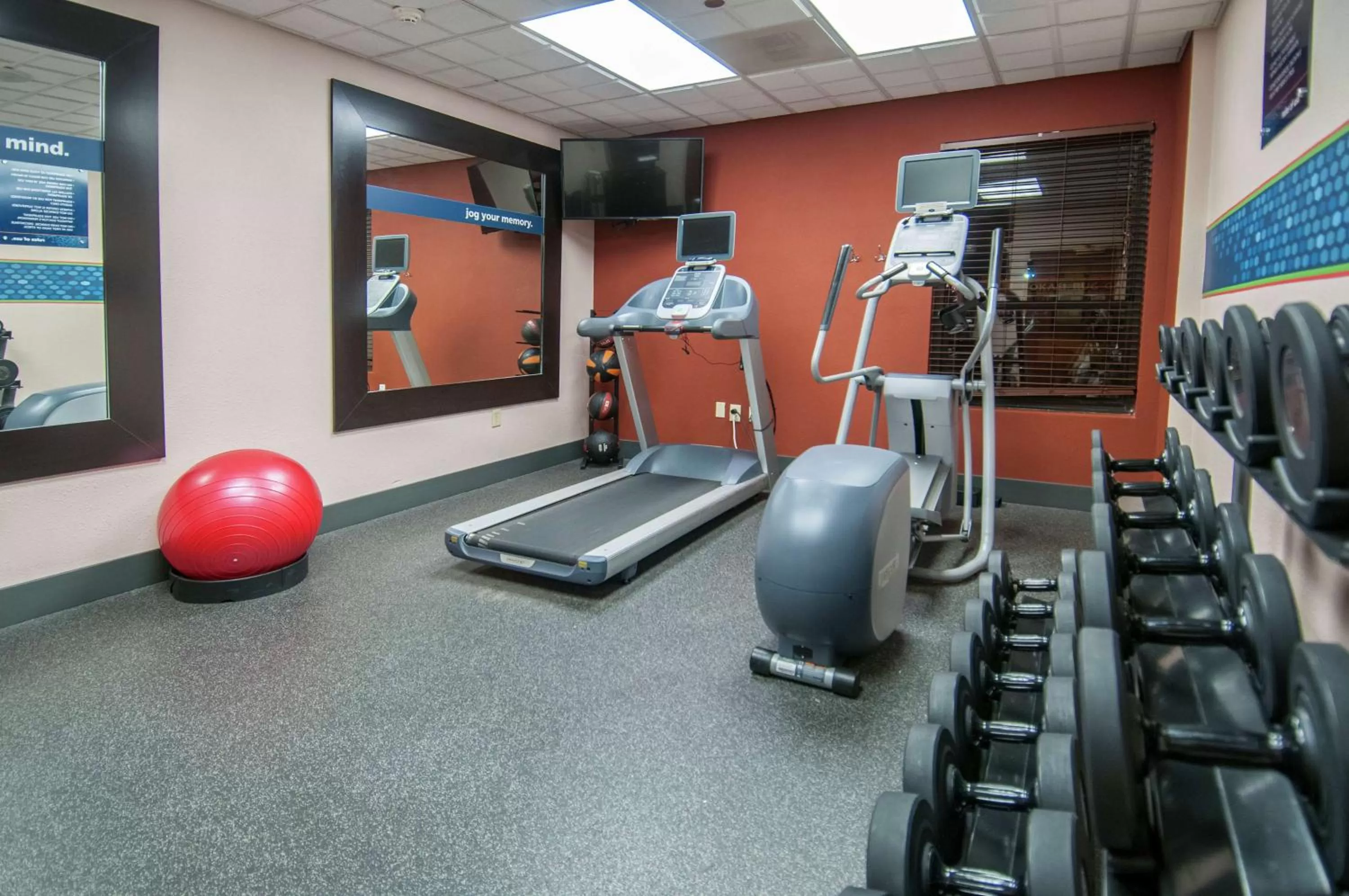 Fitness centre/facilities in Hampton Inn Metairie