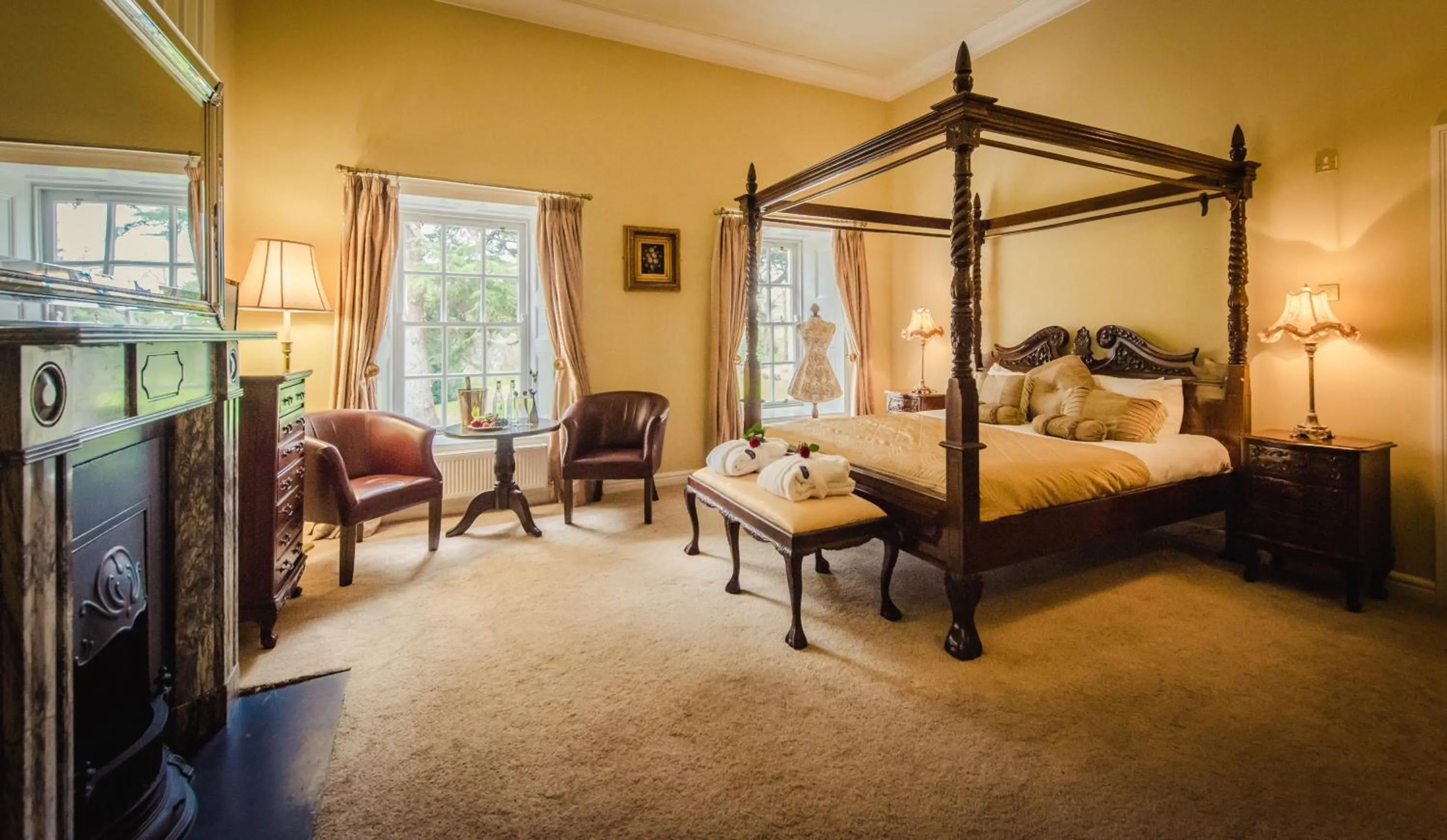 Bedroom, Bed in Roganstown Hotel & Country Club