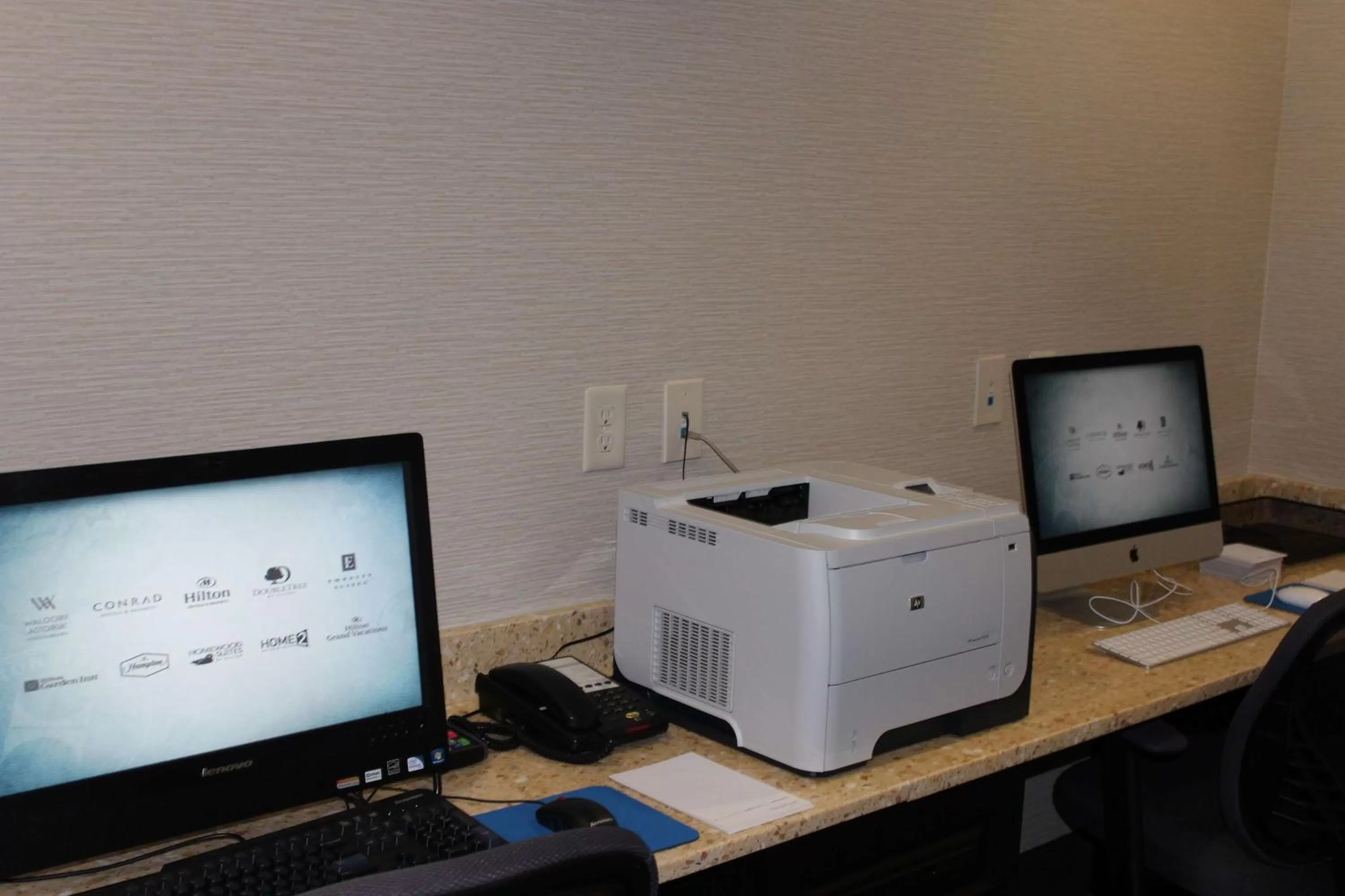 Business facilities in Hampton Inn Cotulla